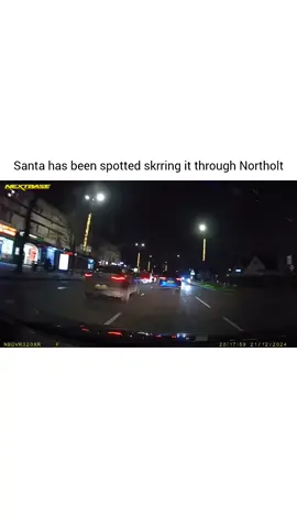 Bro about to fuel up before delivering presents to the world (via @mannyyyyyr) #UB1UB2 #London #Northolt 