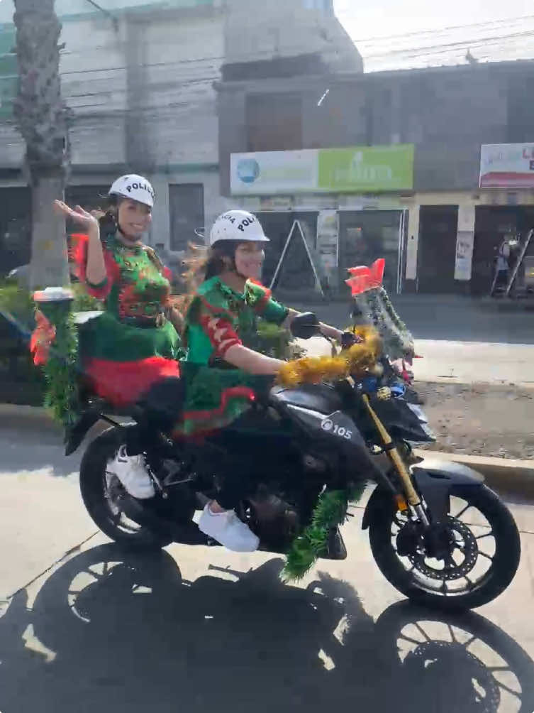 Regalando sonrisas🤗🎄🚨🧑‍🎄👮🏻‍♀️