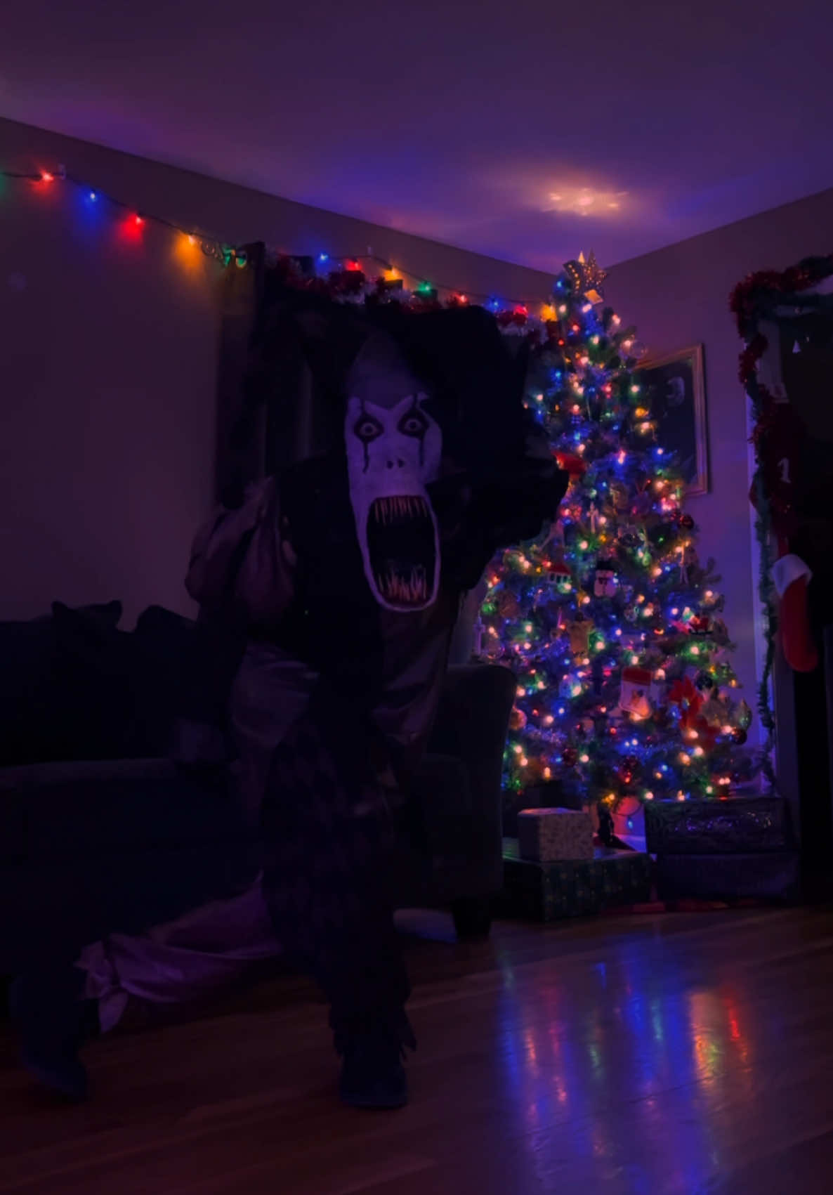 he loves ya’ll 👹🎄 #fyp #dance #scary #horrortiktok #scarytiktoks #horrorcomedy @𝓙𝓮𝓷𝓷𝓲𝓬𝓪 𝓛𝓮𝓮 🎥