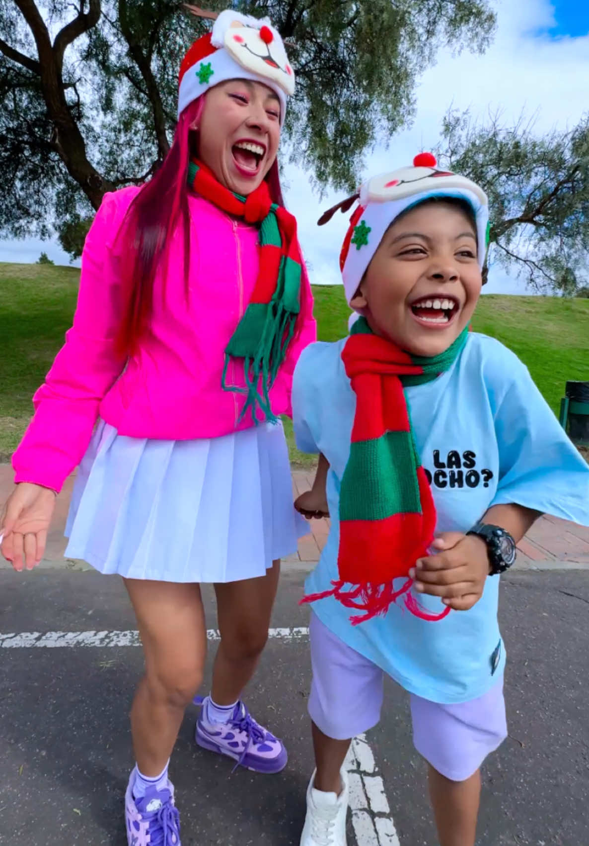 LIKE SI AMAS LA NAVIDAD 🥰🎄 @CAMILO AGUILLON @S A N T I @Santi Oficial #layaraoficial #santioficial #layara  #pipe #camilo #humor #divertido #comedia #viral #funnyvideos #tendencia #comedy #funny 