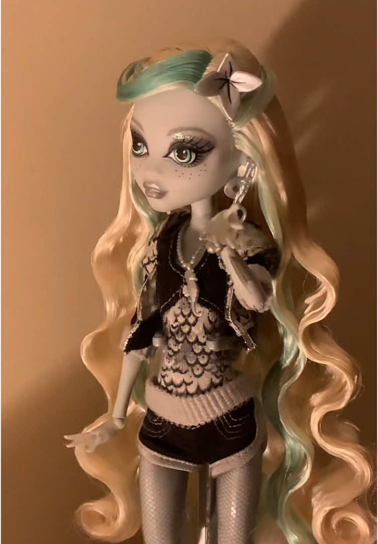 whip whiplash #fyp #foryou #monsterhigh #lagoonablue #draculaura #reeldrama @Monster High 
