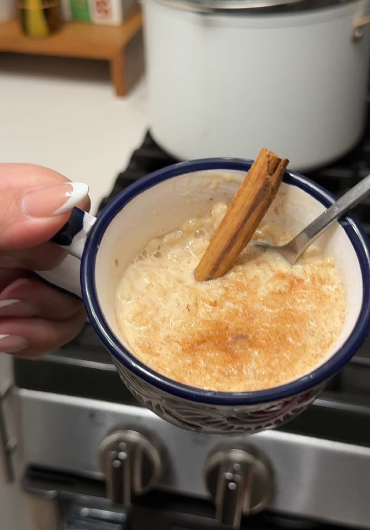 I personally like mine super sweeet  RECETA: 2 tazas de arroz 2 canela 1 piloncillo chico a fuego medio en 3-4 tazas de agua  ya que se cocine todo el arroz agrega  1 lata de lechera 1 lata de leche evaporada  2-3 tazas de leche entera vanilla al gusto #christmasrecipe #recetas #recetamexicana #mexicanrecipe #arrozconleche #mexicandessert 