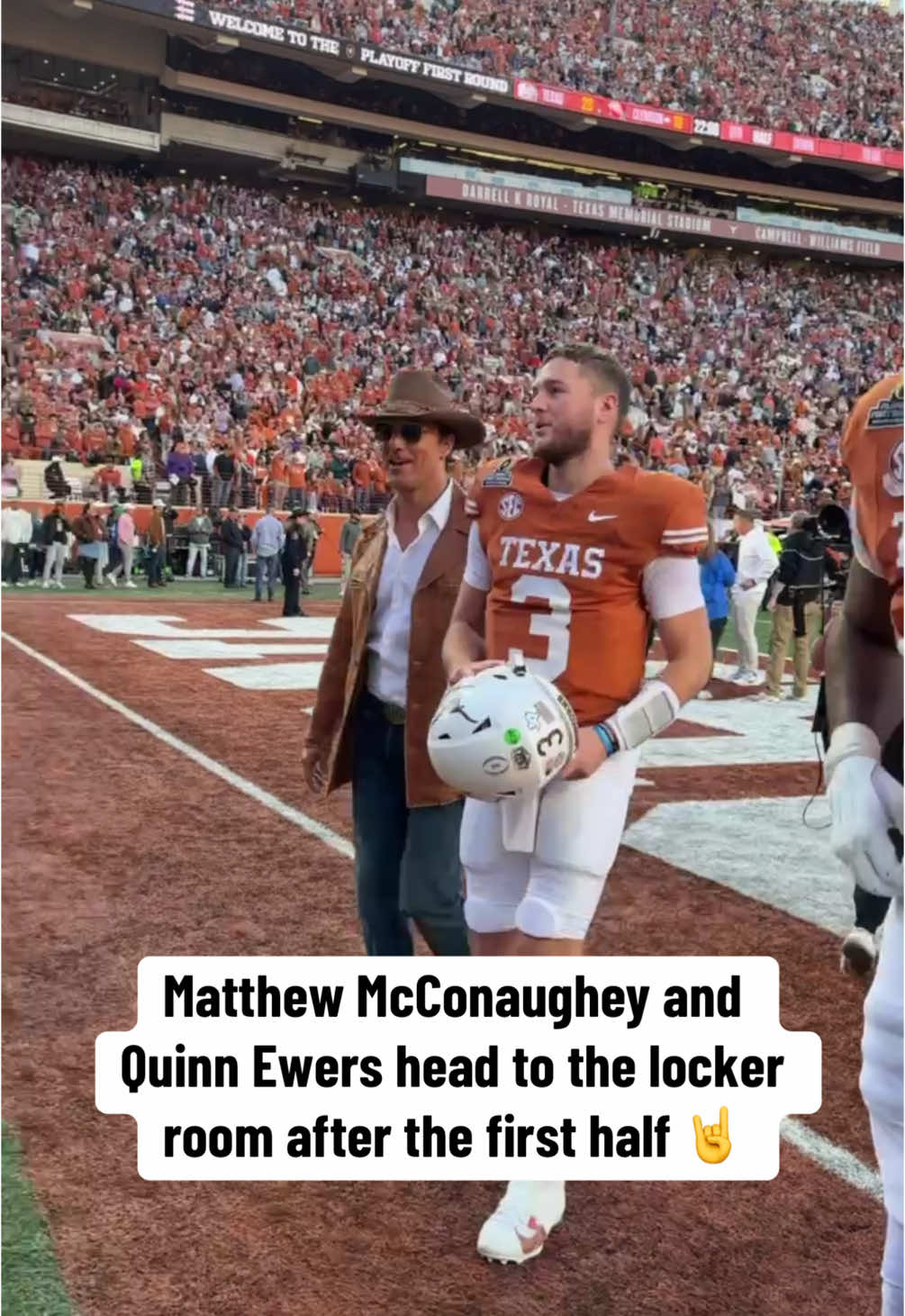 UT’s “Minister of Culture”, McConaughey, is all smiles after a dominant first half from the Longhorns 🤝 #CollegeFootball #cfb #texas #longhorns #football 