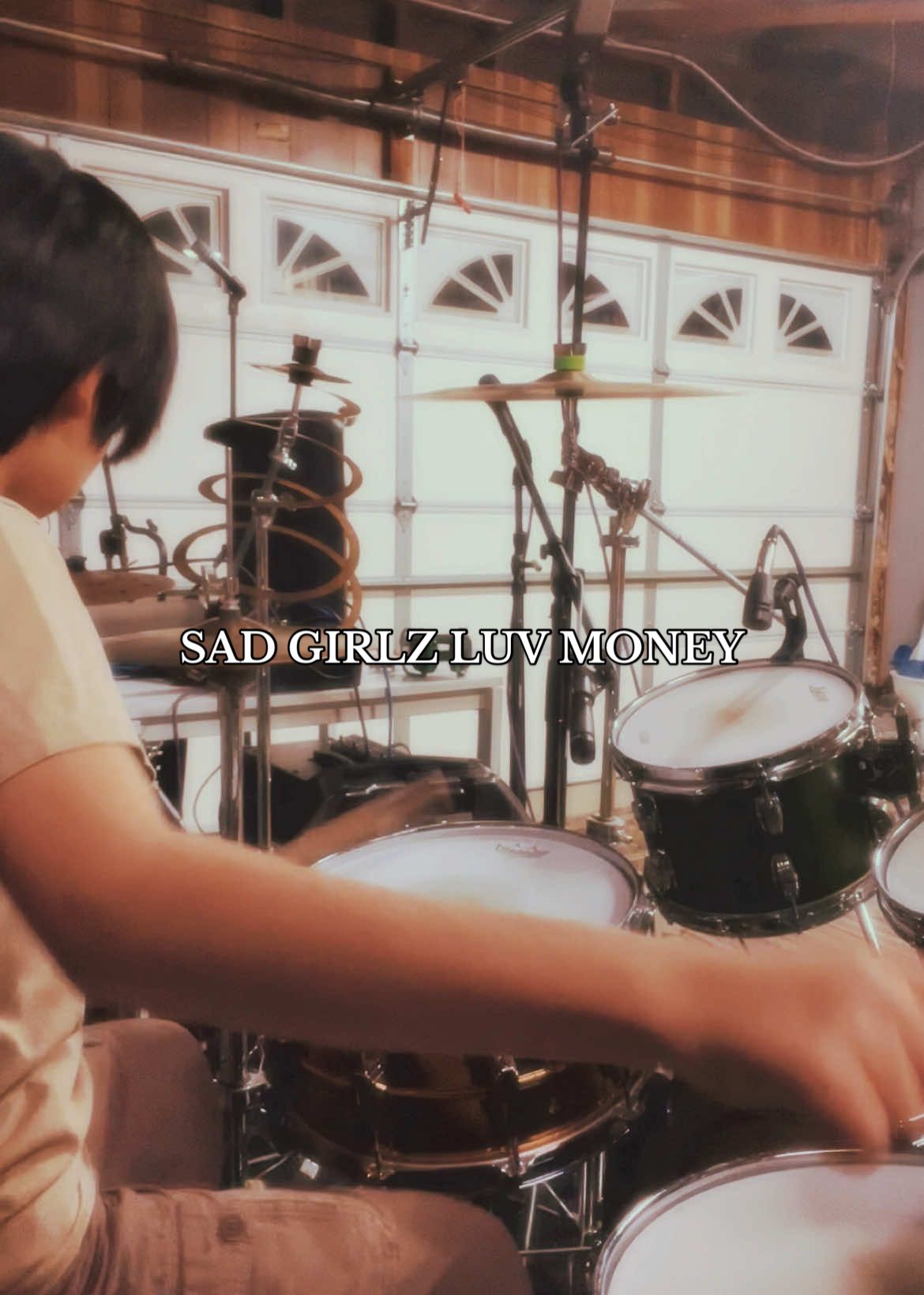 “SAD GIRLZ LUV MONEY” Amaarae ❤️‍🩹 #sadgirlzluvmoney #amaarae #drums #drummer #YOYOKA #ドラム #ドラマー #ドラム女子 #fyp 