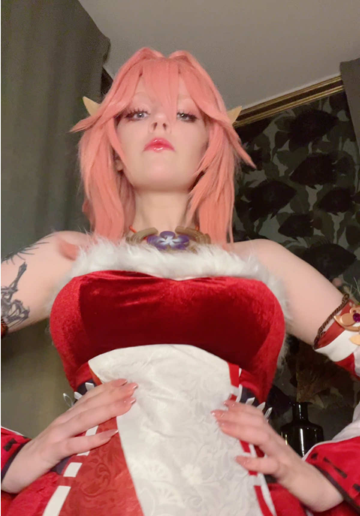 Finally cosplaying Yae miko 🎄🎁 (christmas version) #yaemiko #genshin #genshinimpactcosplay #genshinimpact34 