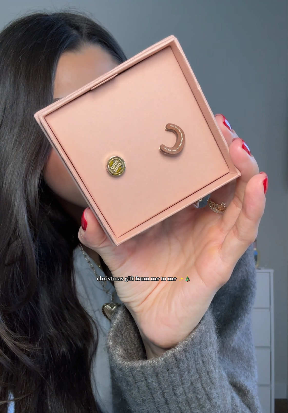 DREAM EARRINGS OH MY GOD THEY ARE PERFECT 🥹🥹 I loveeeee them @Miu Miu 🫶🏼 #unboxing #new #miumiu #jewelry #girls 