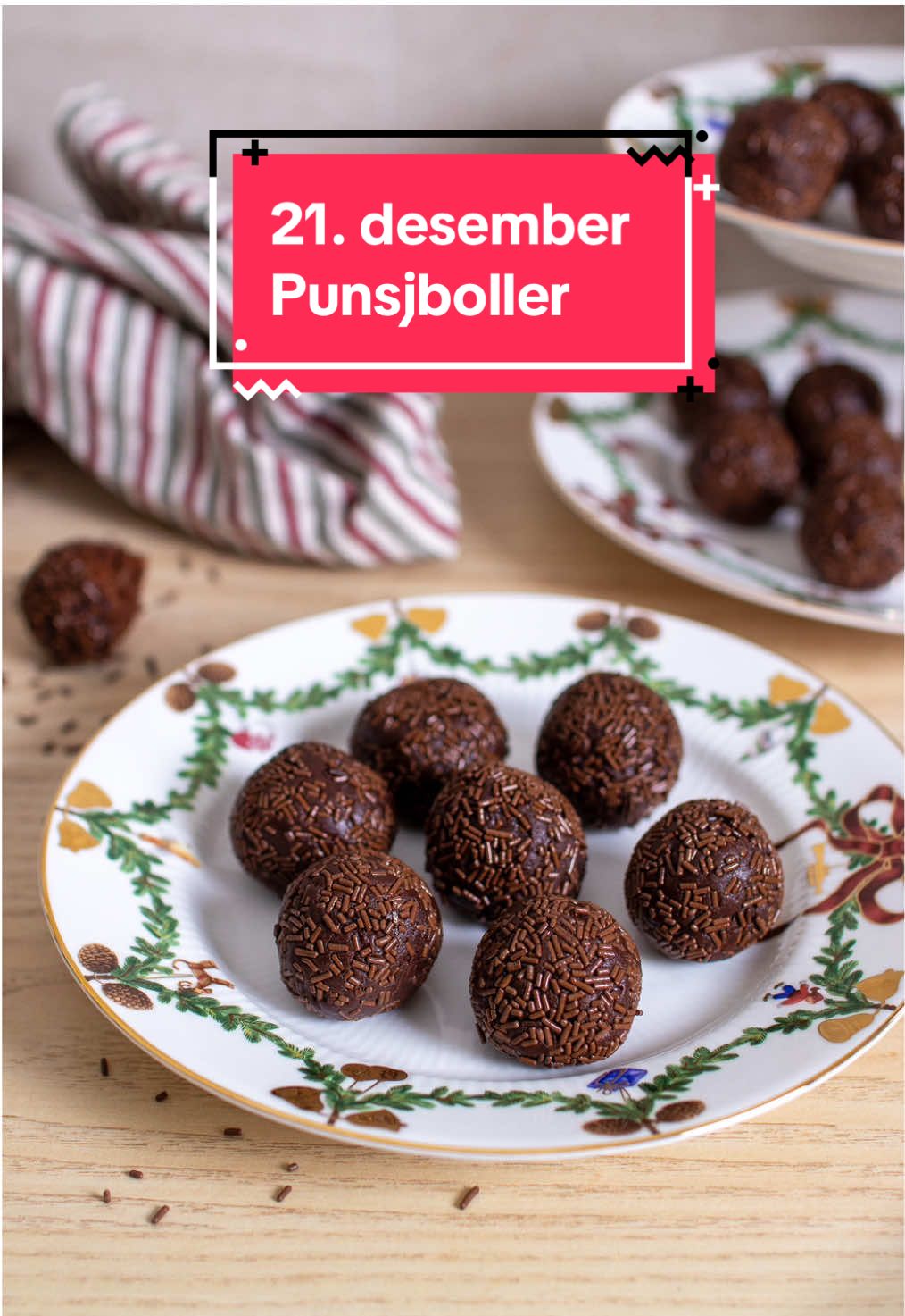 PUNSJBOLLER - GI KAKERESTER NYTT LIV - Punsjboller er tradisjonelt noe bakerier lager for å kunne selge kaker som ikke lenger er ferske. Hos folk flest er det kanskje ikke så vanlig å ha så mye kakerester, men vi løste dette med en enkel, ferdig, tørr, lys kakebunn fra Coop Extra. Dette fungerte utmerket! . Oppskrift på augustogmartin.no . . . #augustogmartin #julekalender #adventskalender #punsjboller 