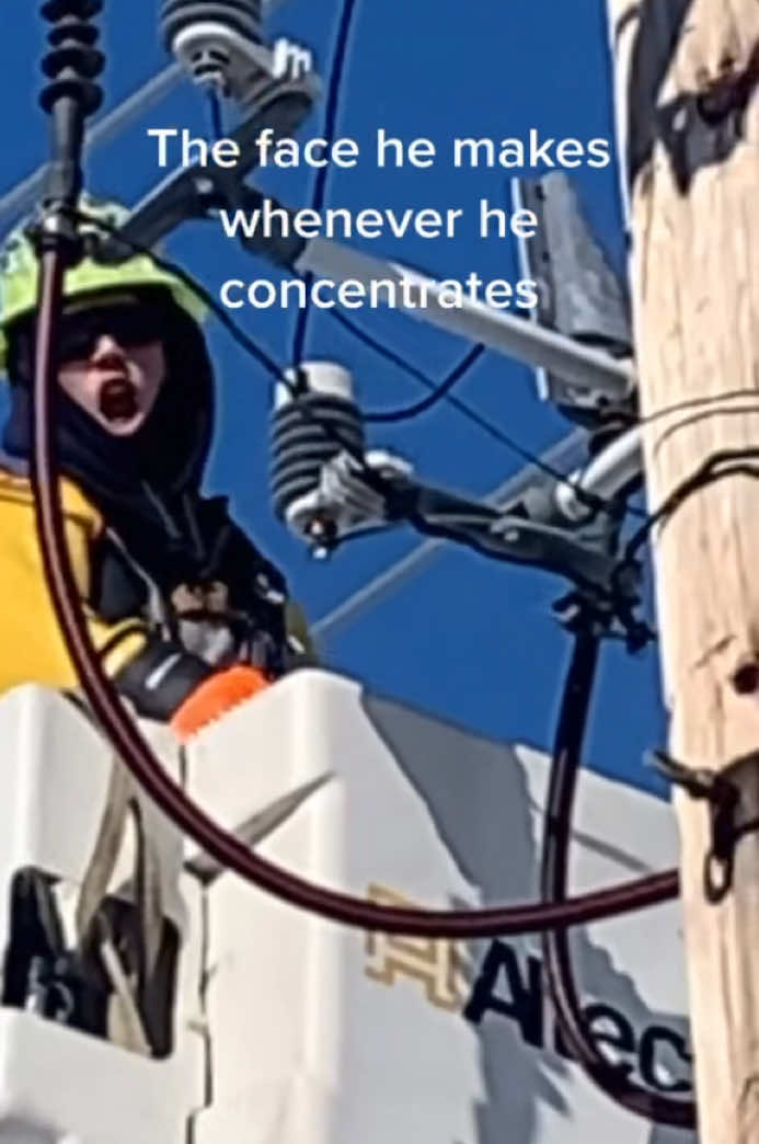 #ibew #lineman #foreman #journeymanlineman #apprentice #electric #linework #journeyman #apprenticelineman #apprenticeship #fyp 