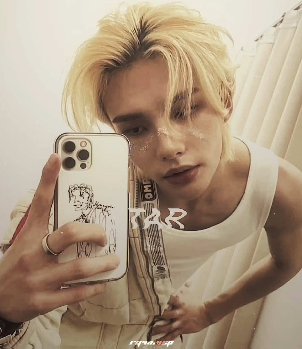 #HYUNJIN || I was asked to do a blonde hyunjin version so ask and you shall receive 🤲🏾 (I’ve been flopping bad lately and idk why bro, TikTok I swear when I catch you 😡) || #hyunjinedit #straykids #skzedit #skz #viral #fyp #fy #ryanvsp 