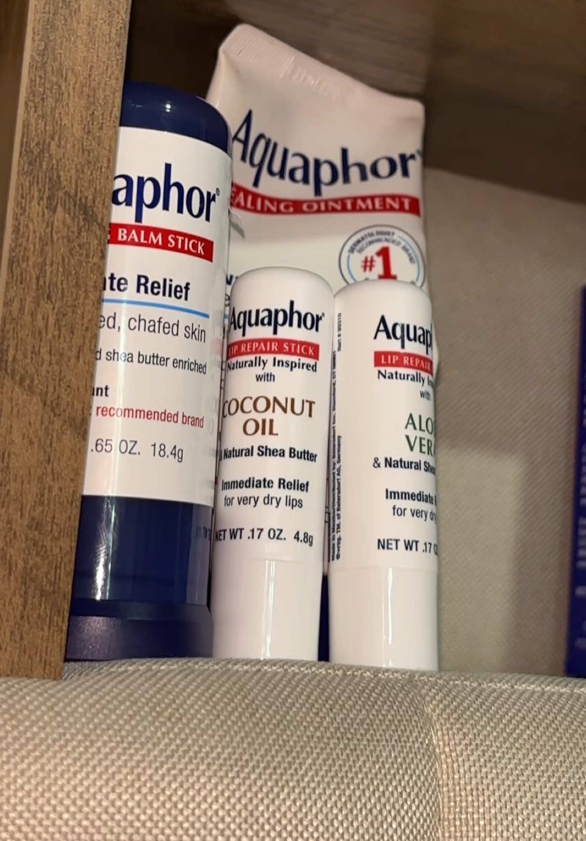 I apply at least 20 layers everytime😍  @AquaphorUS #aquaphor #aquaphorsavestheday #aquaphorliprepair #liprepair #aloeveralipbalm #coconutoillipbalm #lipnalm #liphydration #liprepair #crustylipseason #lipcare 