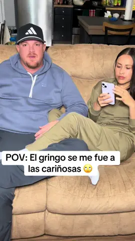 #mexicanaygringo #couplecomedy #couplestiktok #cariñosas el gringo se me fue a las cariñosas