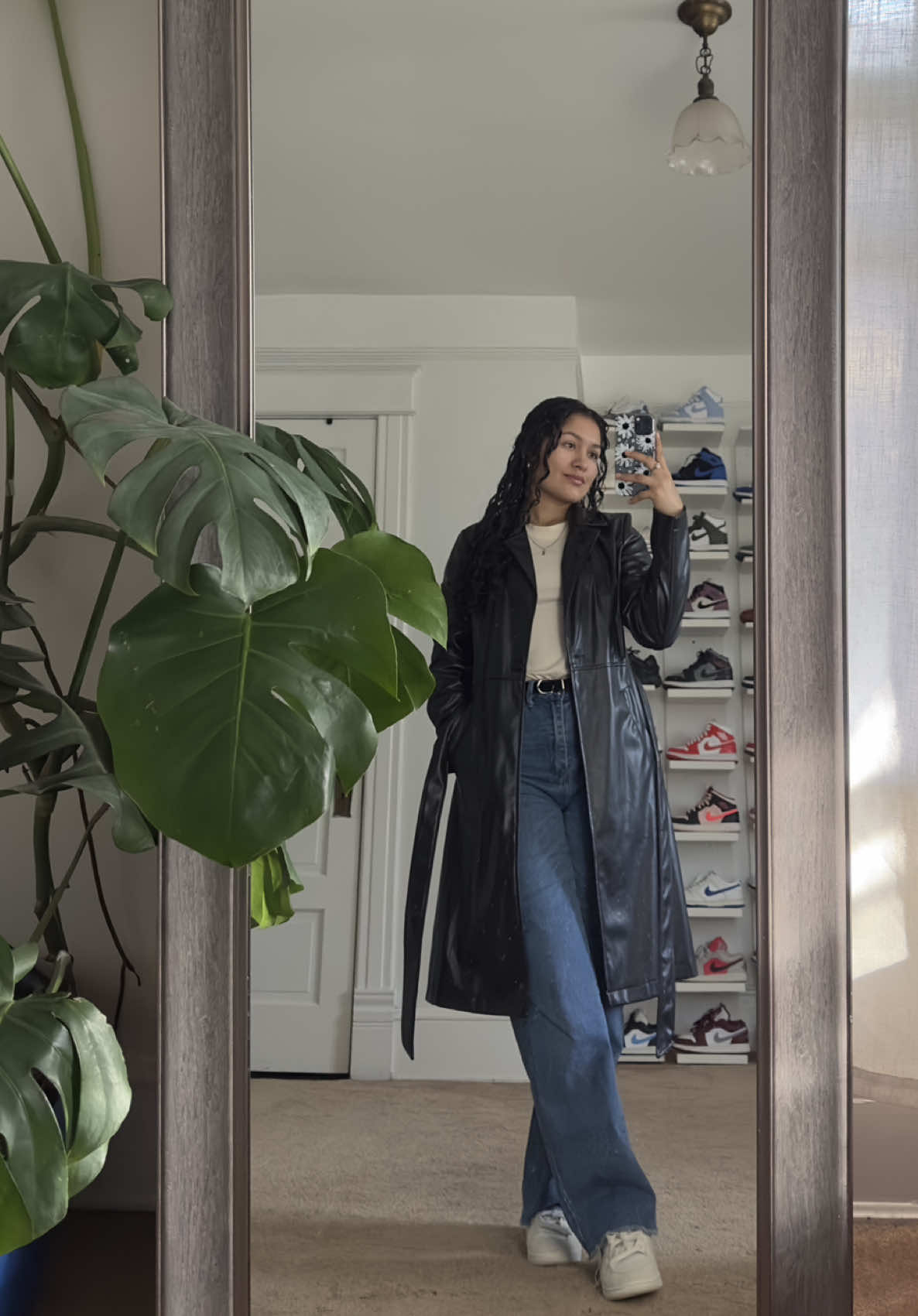 💛🖤 | #outfit #outfitinspo #outfitideas #fashion #fashiontiktok #fashiongirl #girls #sneaker #sneakers #sneakerhead #sneakercollection #nike #winterfashiontrends #fyp #fypシ #paratii #viralvideo #viraltiktok #latina #saturday 
