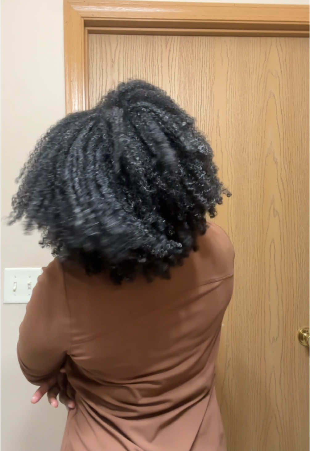 The curls have re-entered the chat. #naturalhair #naturalhaircare #curlyhair 