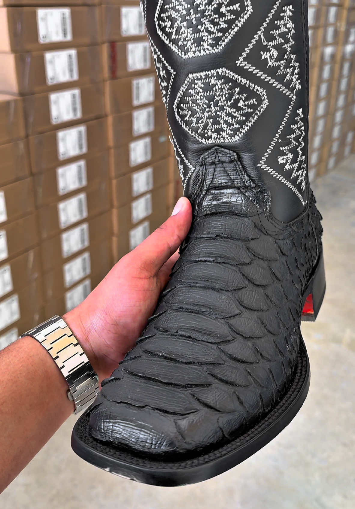 Our “Black Mamba” Pythons Effect📈🥷🩸 #texasbootranch #texasbootranchboots #belico #trending #fashion #texas #fypシ゚viral🖤tiktok  #fyp #exclusive #cowboyoutfit #cowboyboots #boots #botasvaqueras #westernwear #suelaroja #redbottoms #python #fypシ #fyppppppppppppppppppppppp #paratiiiiiiiiiiiiiiiiiiiiiiiiiiiiiii 