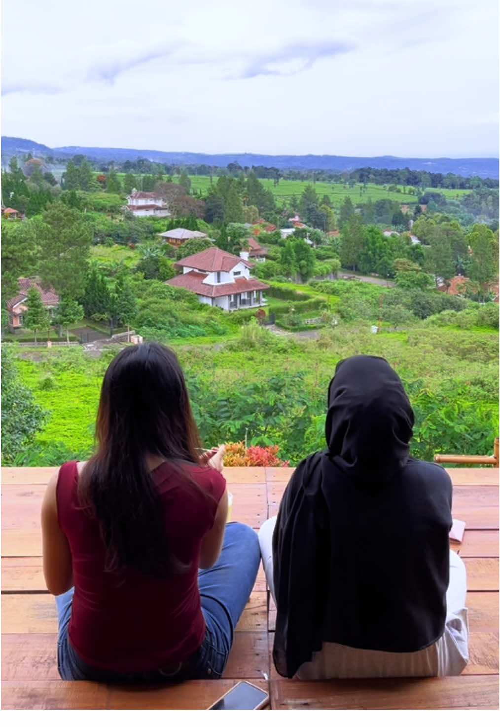 Tahun baruan sebentar lagi ayo agendakan bersama sahabat kalian Camping Cabin di Bukit Layangan😍🥰 #fypp #exploresubang #purwakarta #tempatviral #masukberanda #explore #subang #bandung #sejuk #baru #camping #viralvedio #viral #explorebandung #wisata 