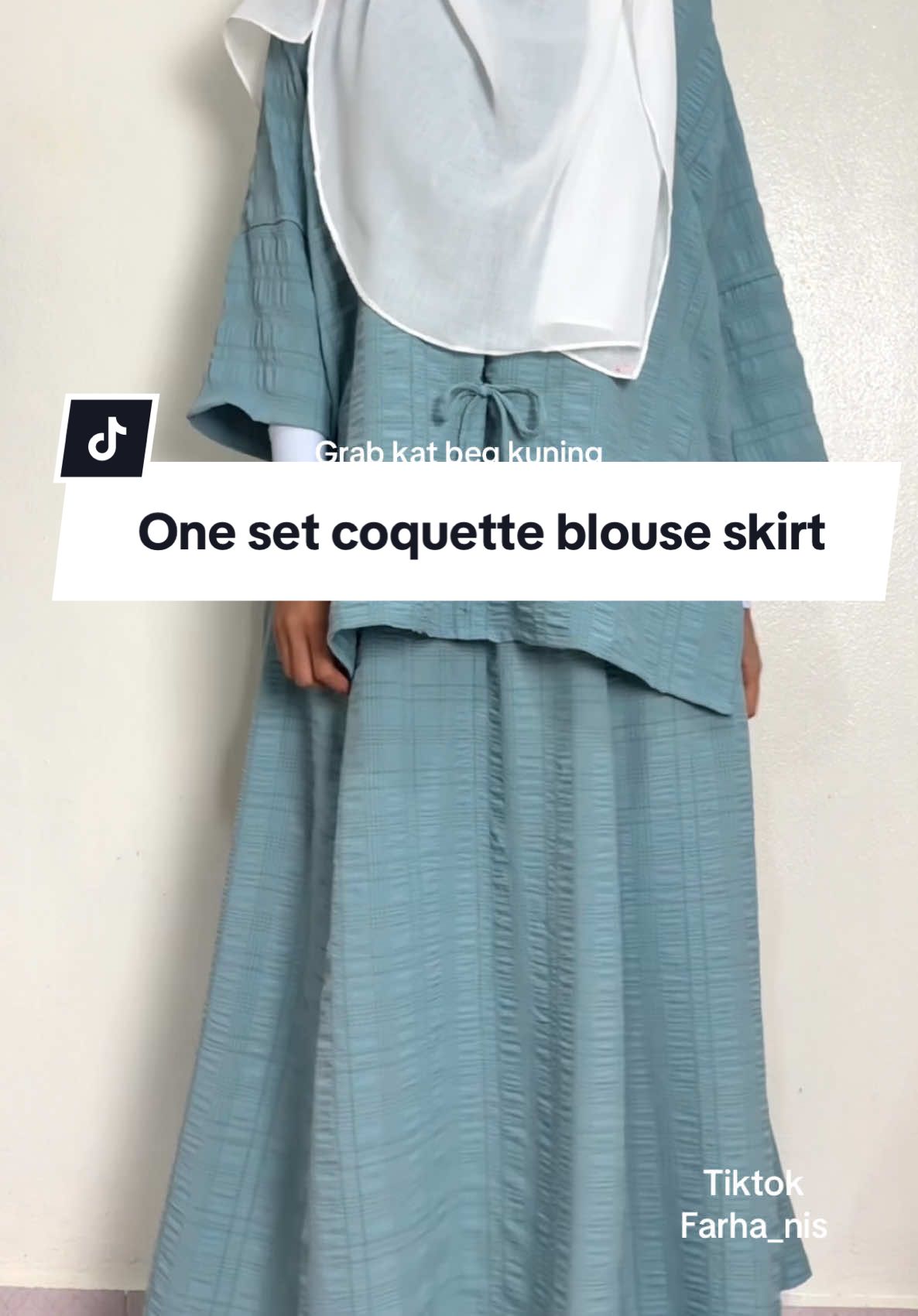 One set blouse skirt ni cute sebab ada ribbon!! 😍 ✨ Flowy & ironless je. #onesetblouseskirt #setblouseskirt #oneset #ironless #onesetironless #skirtoutfits #modestfashion #muslimahfashion #muslimah #OOTD #outfitideas #fashion #muslimfashion #coquette 