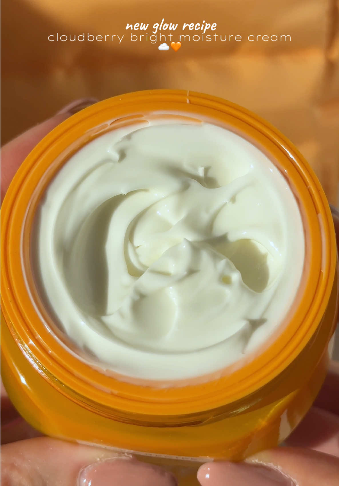 Introducing the new @Glow Recipe cloudberry bright moisturizer ☁️🧡 formulated with cloudberry seed oil, coq10 and peptide lipid complex to help brighten and nourish your skin!✨ *pr/gifted #glowrecipe #officialglowgangambassador #glowrecipeskincare #skincareasmr #newskincare 