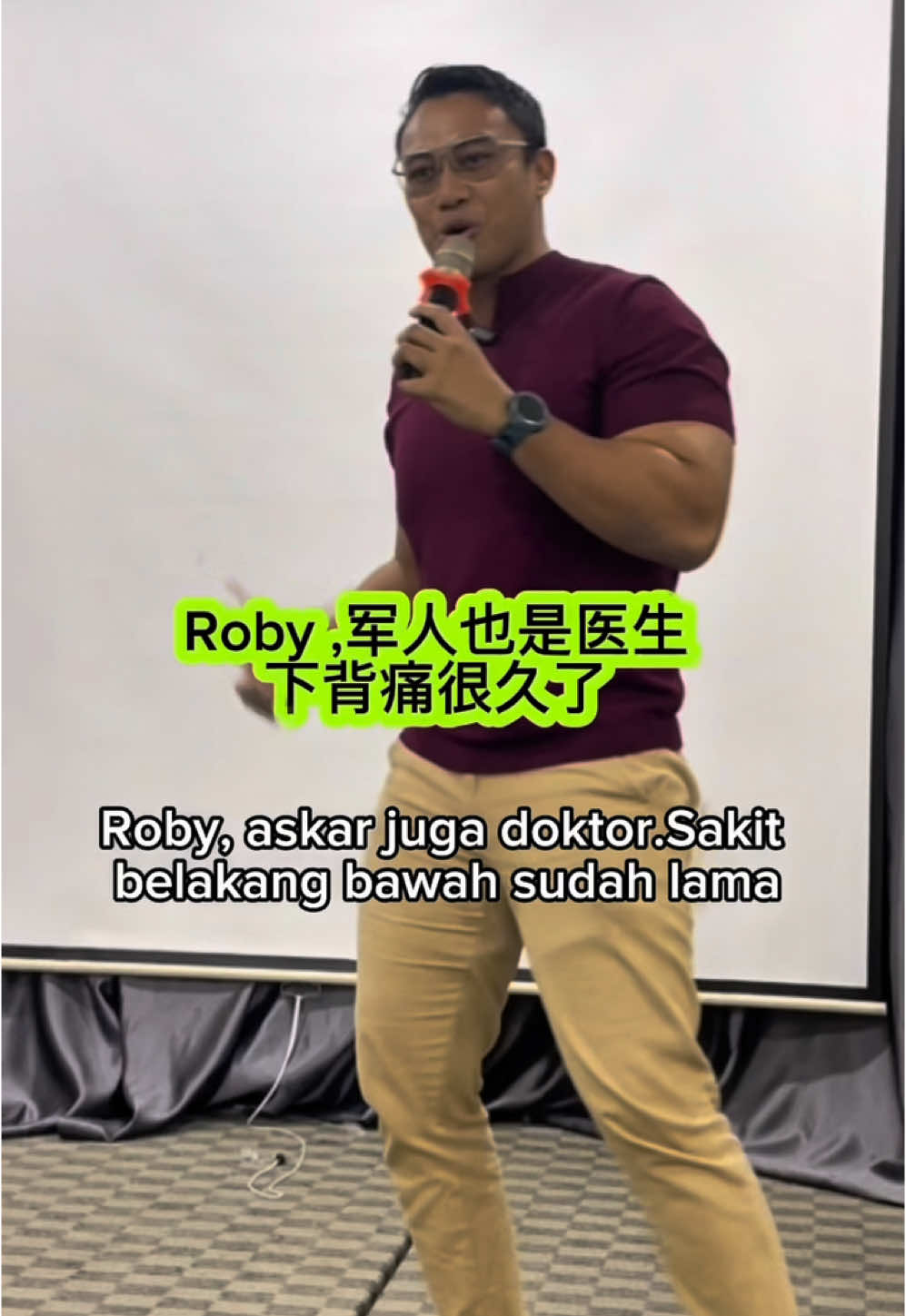 突破极限，释放健康潜能：Dr. Roby 的见证 作为一名军人兼医生，Dr. Roby 的生活充满挑战，但一次意外的腰痛几乎让他无法继续前行。在森林中背负40KG的背包进行一个月的训练后，他的腰痛问题变得极其严重，连日常活动都受到限制。 直到他体验了 GenQi 经络按摩仪，奇迹发生了！在短短的一次疗程后，他不仅立即感觉腰部舒缓，还能 弯腰和跳跃，整个人充满了活力！ Dr. Roby 由衷感叹： “这简直太棒了！让我重新拥有了行动的自由。” 他的经历证明，无论挑战多大，GenQi 都能帮你突破健康的极限，恢复身体的潜能。现在就行动吧，改变从第一步开始！ Push Your Limits, Unlock Your Health Potential: Dr. Roby’s Testimony As both a soldier and a doctor, Dr. Roby’s life is full of challenges, but severe back pain nearly stopped him in his tracks. After a month of training in the forest, carrying a 40kg backpack, his back pain became unbearable, affecting his daily activities. Then he tried the GenQi Meridian Massage Device, and a miracle happened! After just one session, he experienced immediate relief—not only could he bend over, but he could also jump with ease, feeling fully energized! Dr. Roby exclaimed: “This is truly amazing! It gave me back my freedom to move.” His experience proves that no matter how great the challenge, GenQi can help you push beyond your limits and restore your body’s potential. Take the first step today—transformation starts here!