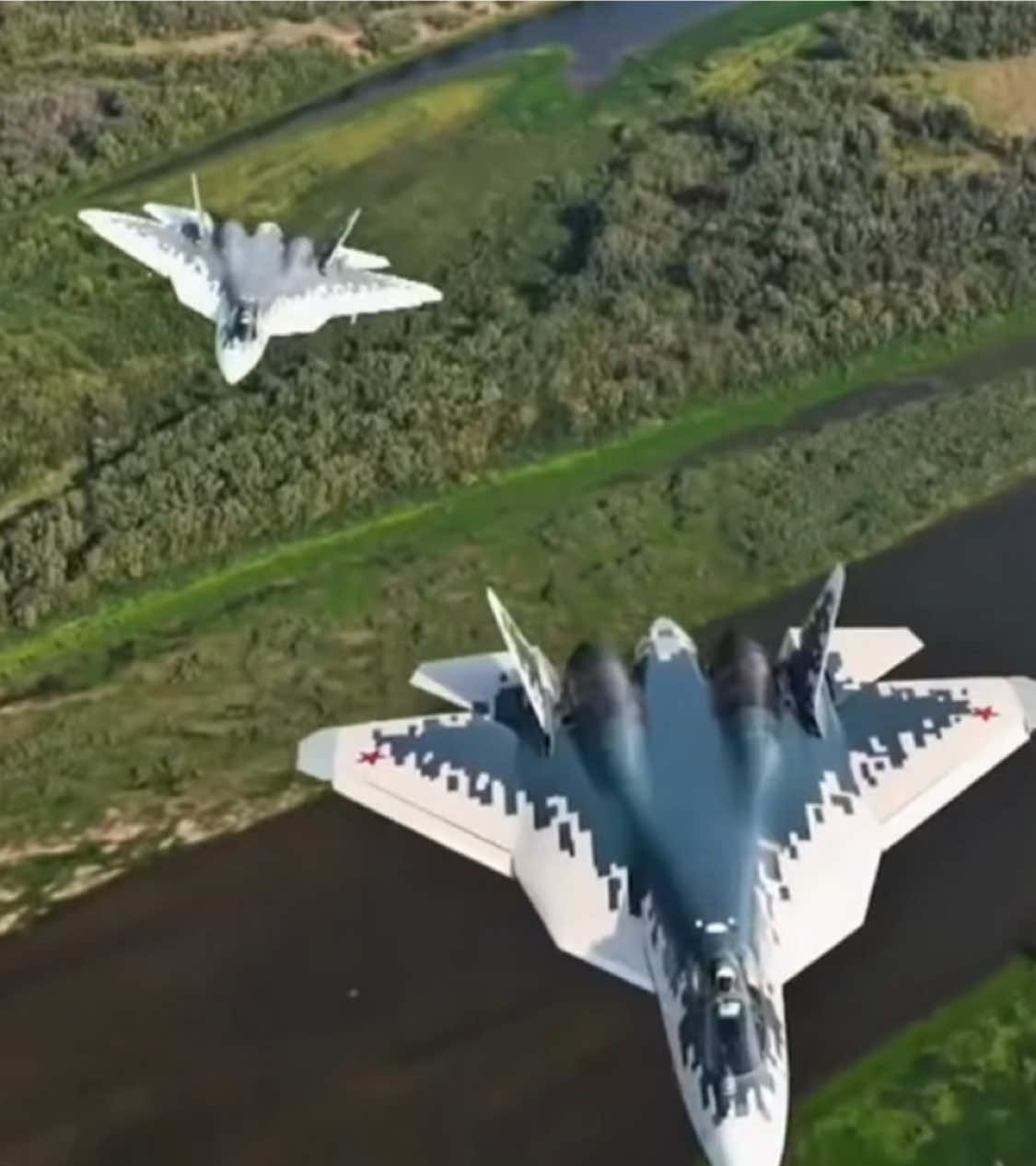 Su-57M will replace the cylindrical thrust vectoring engine with a completely new Izdeliye-30 box thrust vectoring engine #su57 #sukhoi #thrustvectoring #russia #russiaairforce #fighter #slavarussia #fyp #viral 