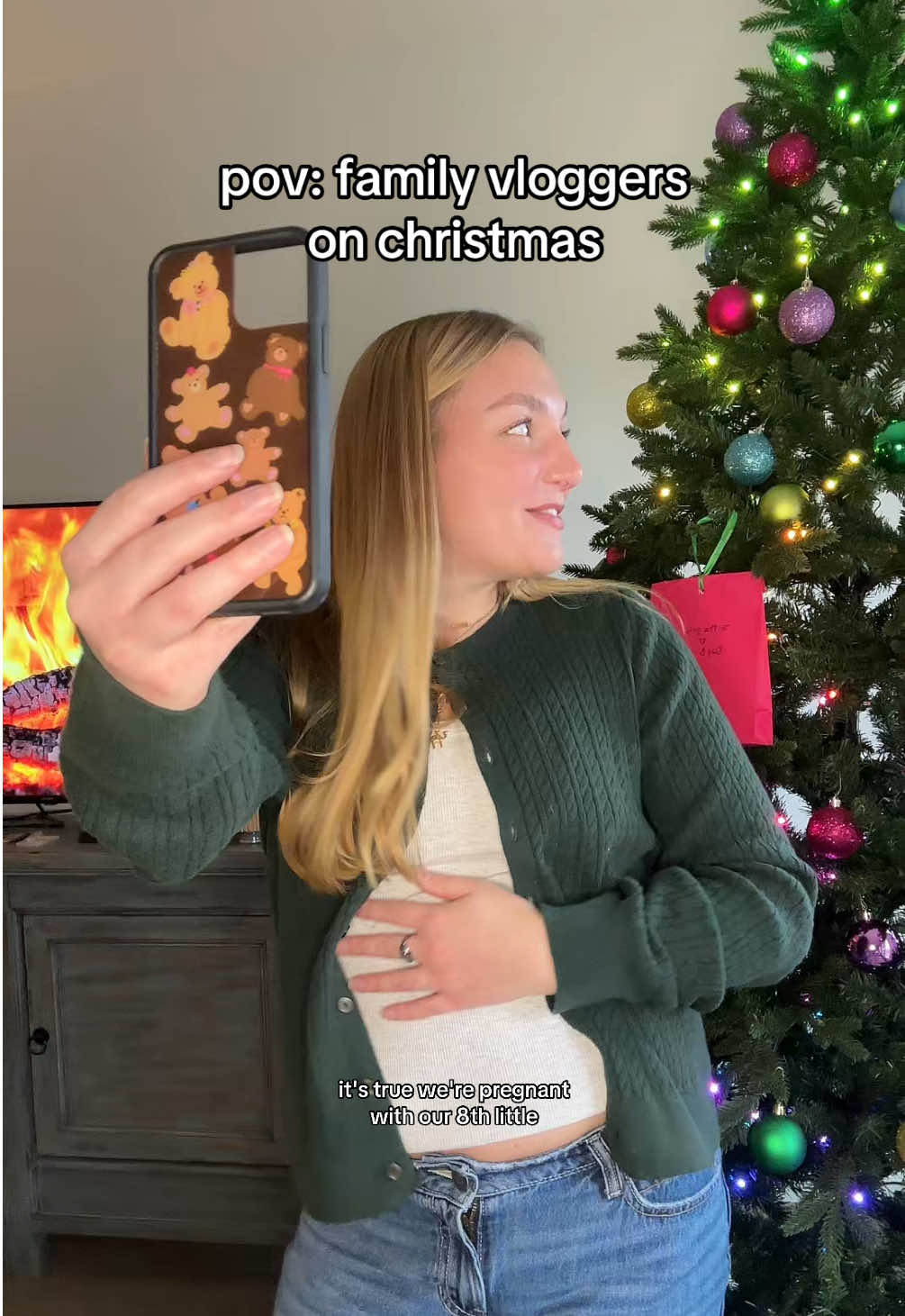 and ofc it gets like a million views 🤳🏻 #familyvloggers #christmas #momtok #familyvlog #MomsofTikTok #influencer #satire #comedy 