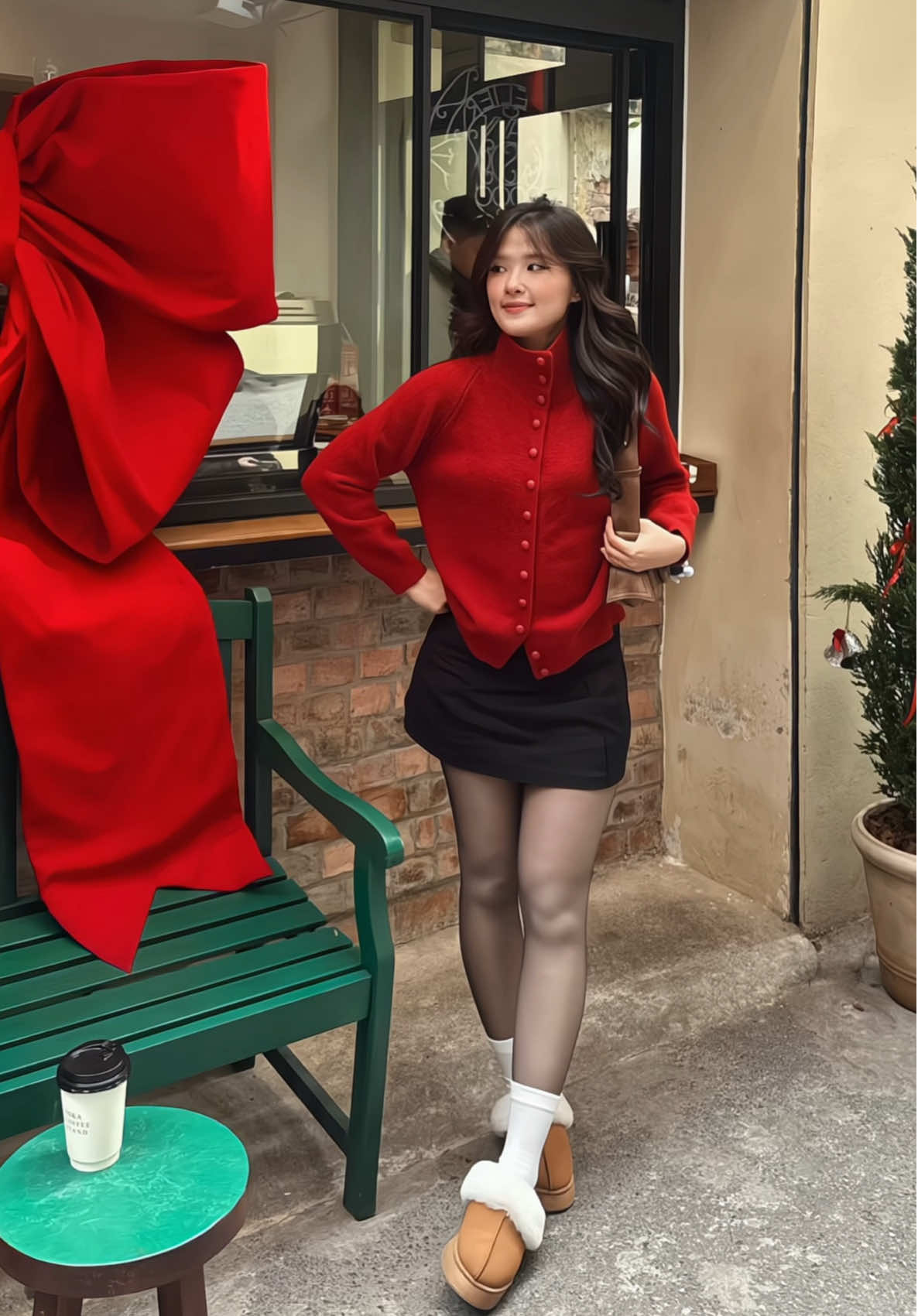 Em áo len xink mặc được nhiều kiểu nữaaa ❣️🎄🧦✨ #xuhuong #aolen #winteroutfit #mixandmatch #outfit 