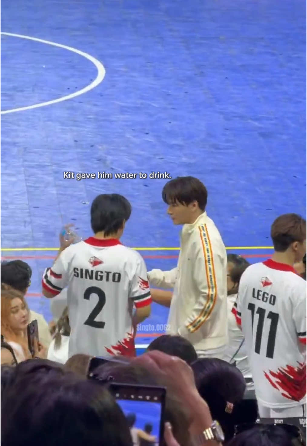 Krist and the way he took care of Singto during the Starlympics yesterday 🥺❤️ #คริสสิงโต #kristsingto #singtoprachaya #kristperawat #peraya 