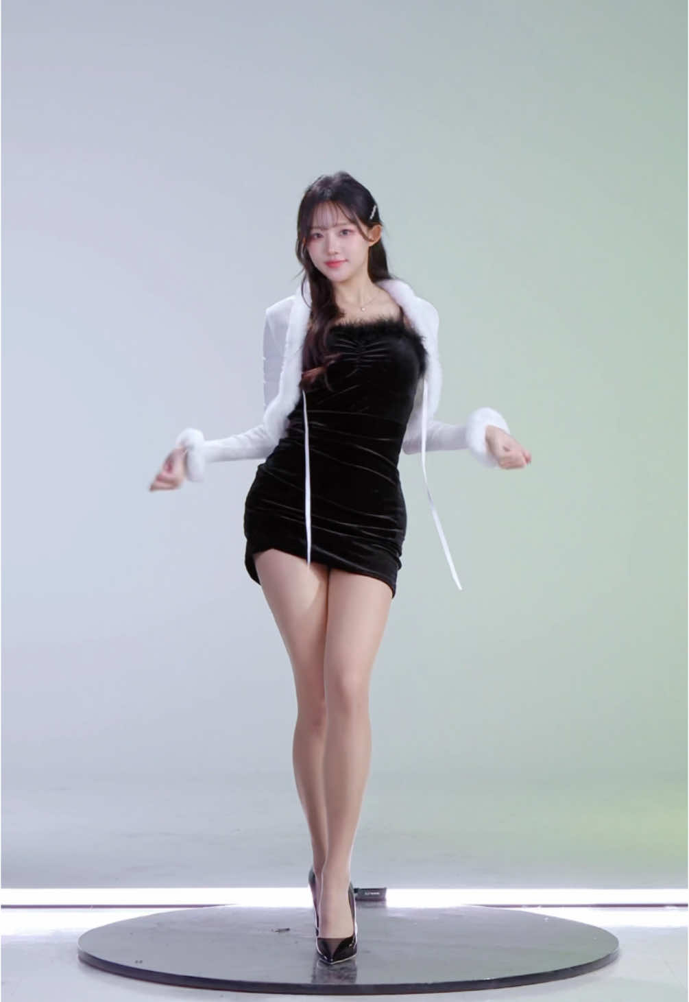 성탄절 이틀밤 남았다!!🖤🎄✌🏻#원픽이엔티 #onepickent #강수경 #슈#dance #fyp #arianagrande #lastchristmas