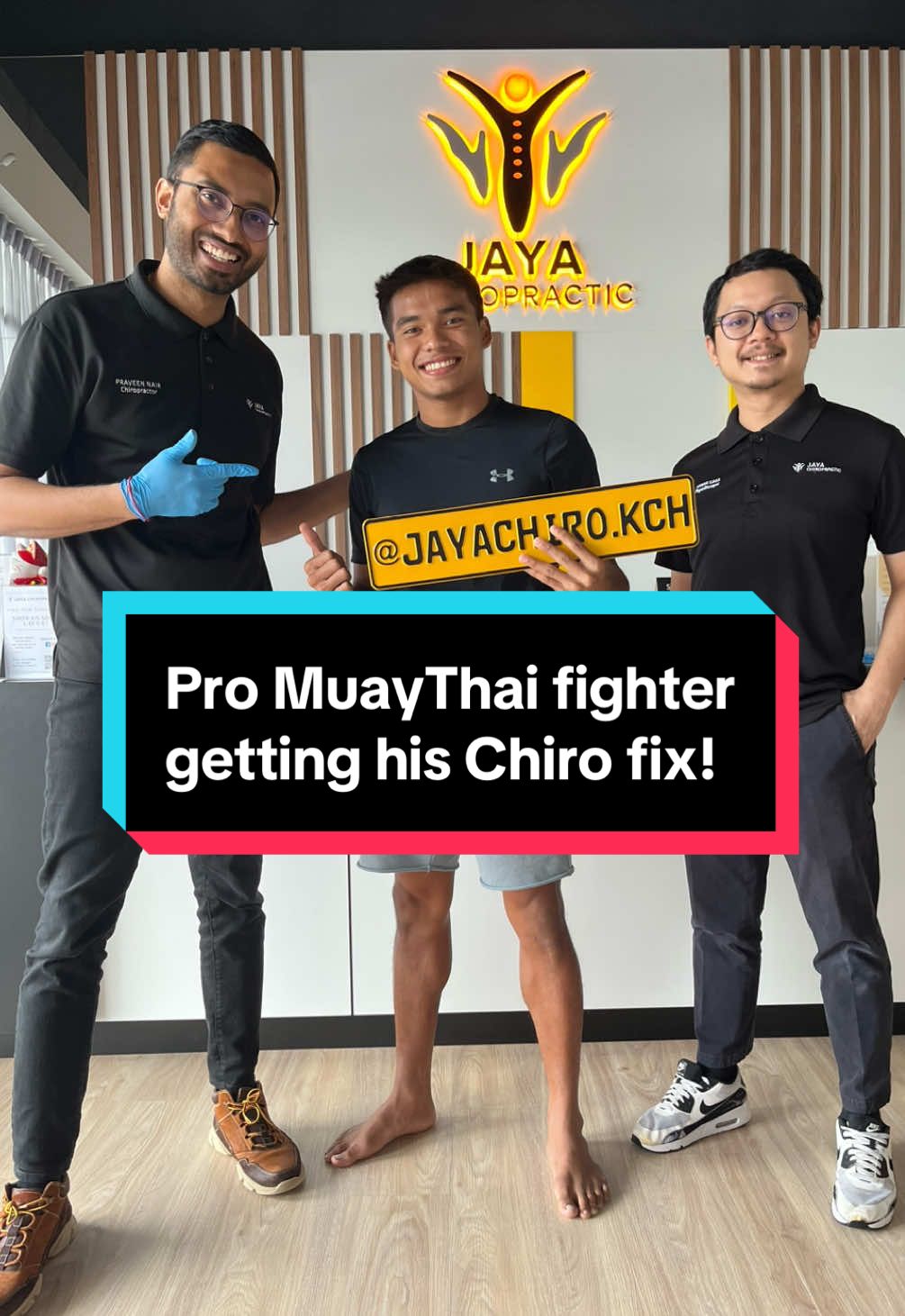 Watch how @Kabilan Jelevan Apparel from @Rentap Muay Thai Gym getting his back checked and treated by our Chiropractor, DC Praveen! #sportsinjury #chiropractic #asmr #dryneedling #muaythai #champion #kuchingsarawak 