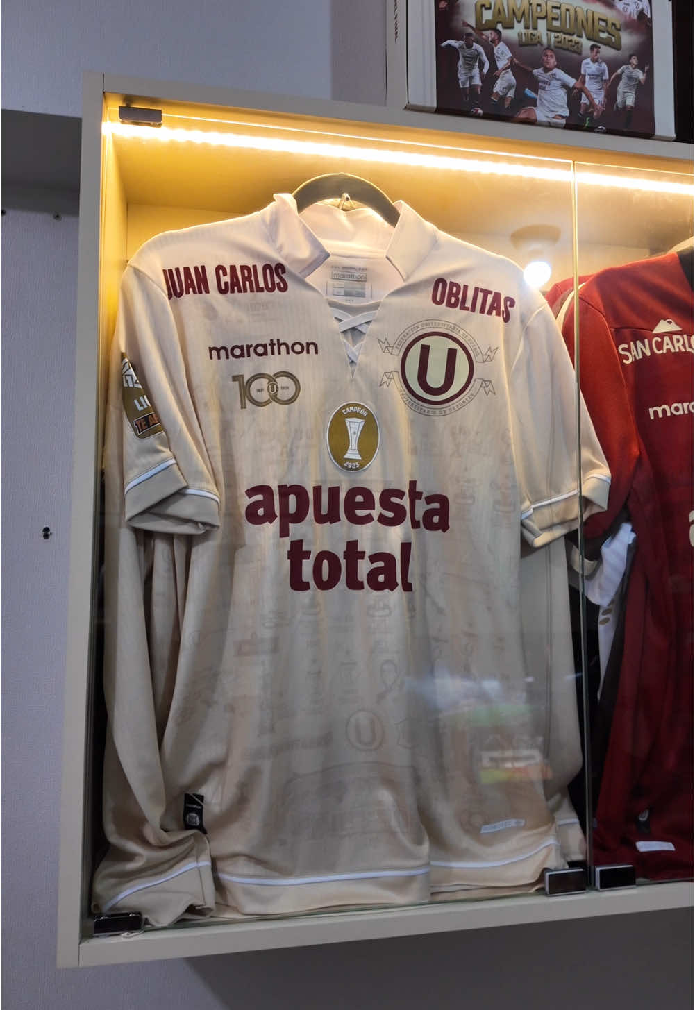 La habitacion crema @Universitario #ydaleu #universitariodedeportes #universitario1924 #garracrema 