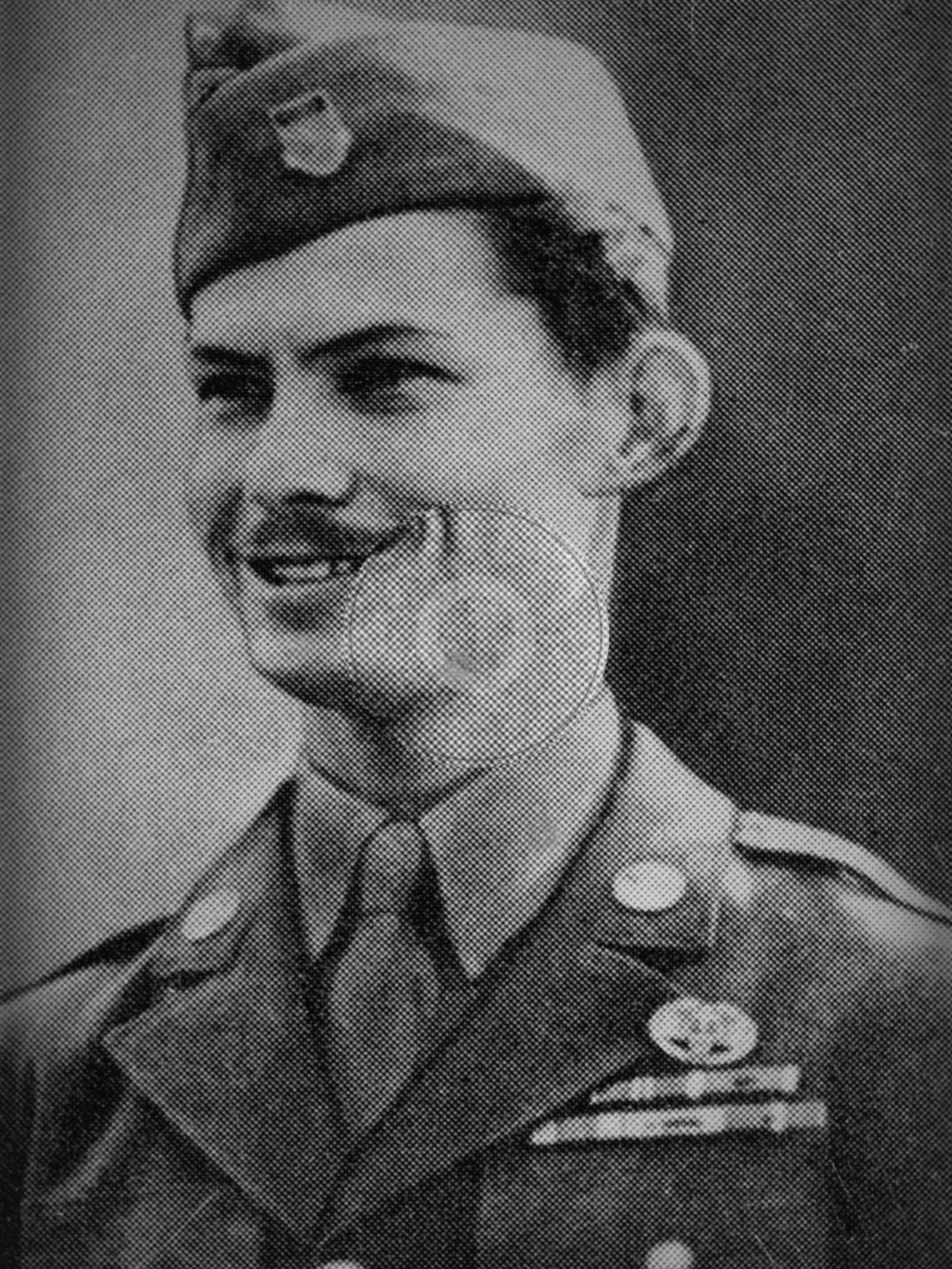 Sang Pahlawan Tanpa Senjata: Desmond Doss dan Keajaiban di Medan Perang #DesmondDoss #MedaliKehormatan #WW2Hero #HacksawRidge #KisahInspiratif #PerangDunia2 #PahlawanTanpaSenjata #FaktaMiliter