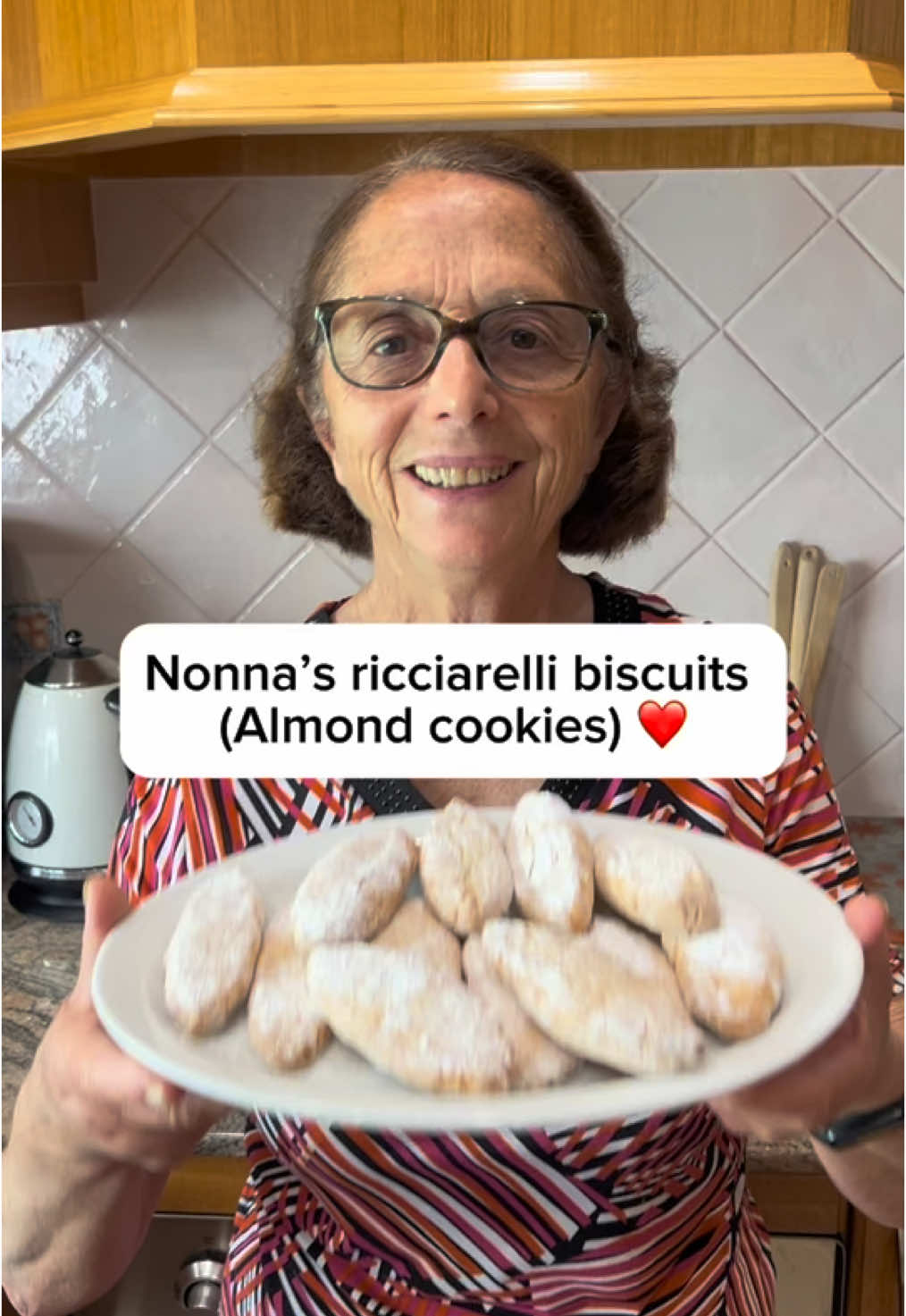 These almond biscuits are perfect for Christmas ❤️🎄 #nonna #italianfood #italian #fyp #baking #cookie #FoodTok 