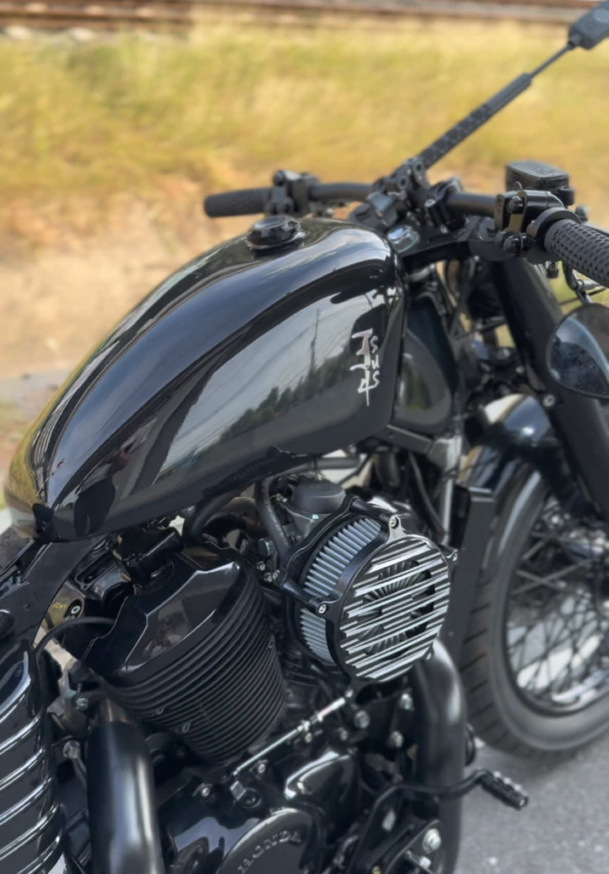 น้อง Shadow400 แต่งคัสต้ิอมBobBER ผลงานพวกเราอีซัสโฟร์ทำทั้งคัน ( ข้างหลังบังโคลนใหญ่ เพราะทำเผื่อคนซ้อนครับ) #esus4custom #หลงรักรสคัสต้อม #มามะเพื่อนๆ  #shadow400 #shadow600 