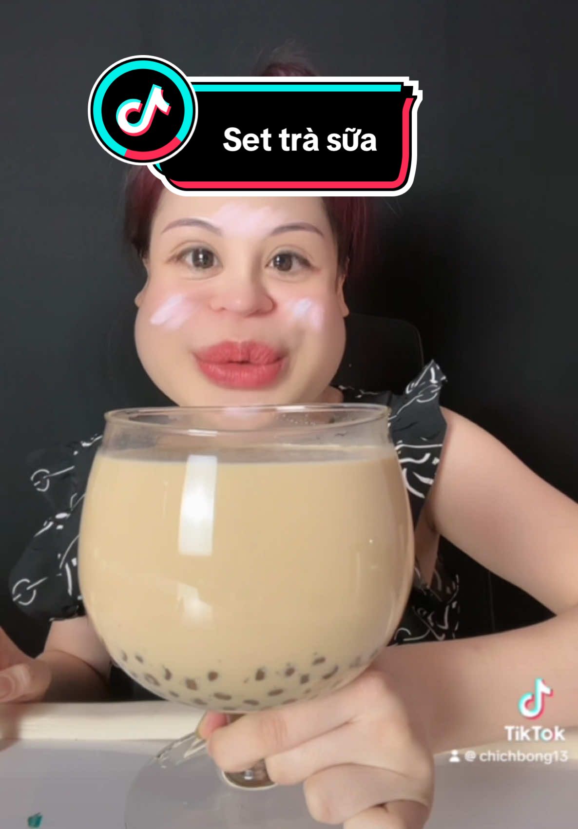 Trông cái ly của ả kìa :)) ai thèm trà sữa hok #settrasua #xuhuong #xuhuongtiktok #viralvideo #viral #fyp #thinhhanh #asmrvideo #mukbang #asmr #xh 