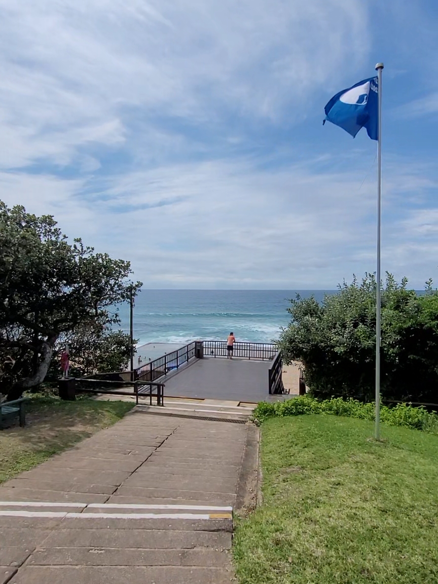 22 December 2024 09h40 Pennington Beach KZN South Coast! What an amazing beach, Blue Flag status. Extremely clean and festive here! 35 Minutes drive from Margate and 50 minute drive from Durban. #kzn #kzntourism #kznbeaches #hiddengems #southafrica  #blueflagbeach 