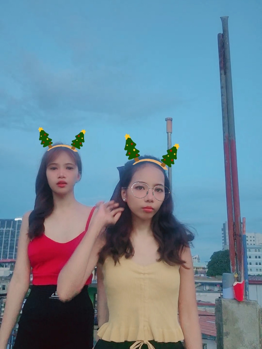 Merry Christmas 🎅 🫶😘 pa engage mga habibi🥰🤩😘 #newaffiliate #tiktok #dance #simpledancetrooptiktokers🔥 