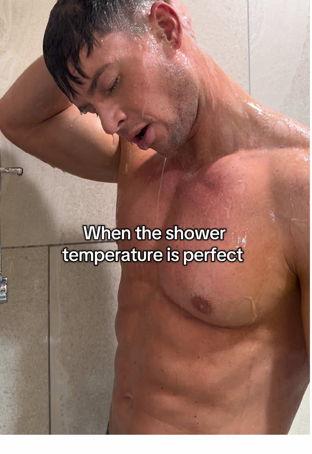 🚿🥶 #shower #funny #electronicmusic 