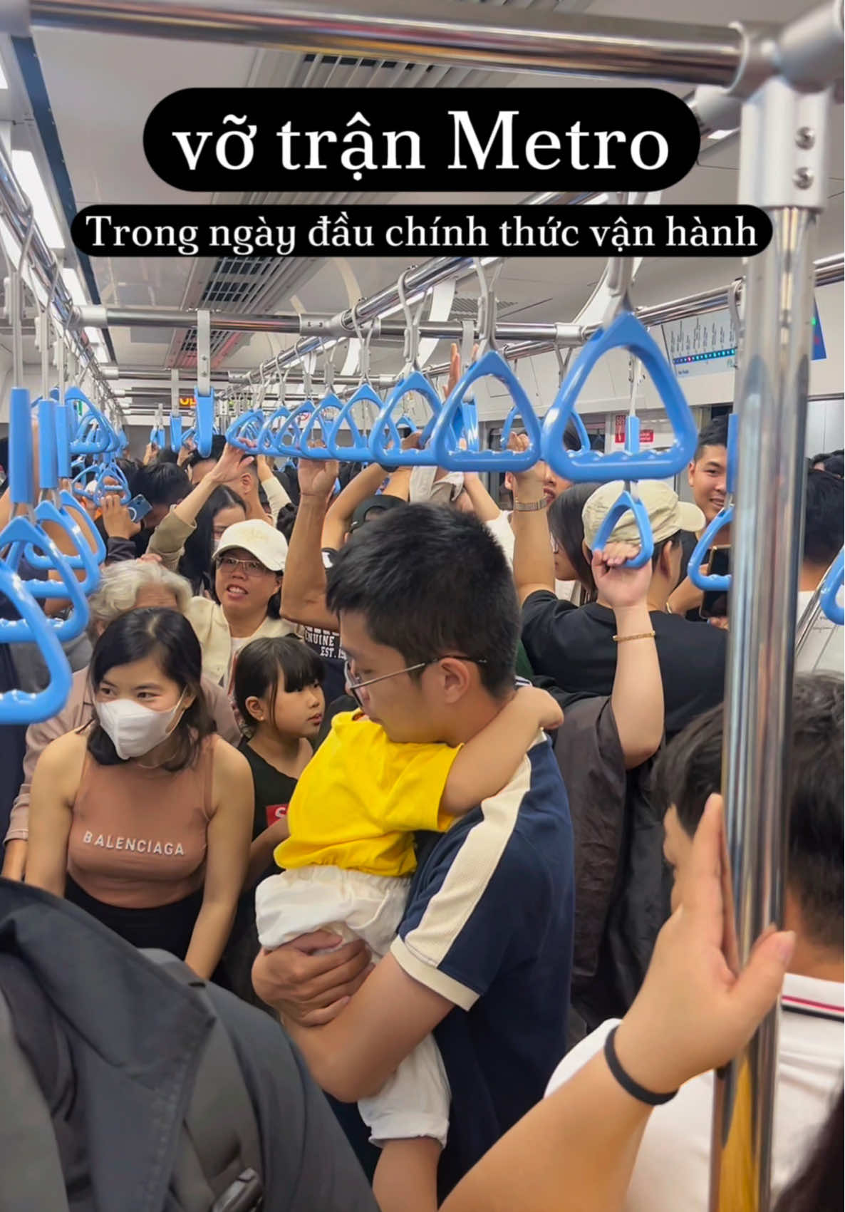 Tình hình ngày đầu đi vào vận hành tuyến Metro Sài Gòn và lưu ý chút xíu cho mng từ trải nghiệm cá nhân của mình #jaynioi #jaynitravel #saigon #quan1 #checkinsaigon #metrosaigon 