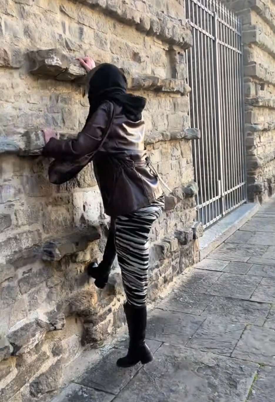 As confused as my player #assasinscreed #florence #travel #eatpraylove #fyp #videogame #npc #renaissance 