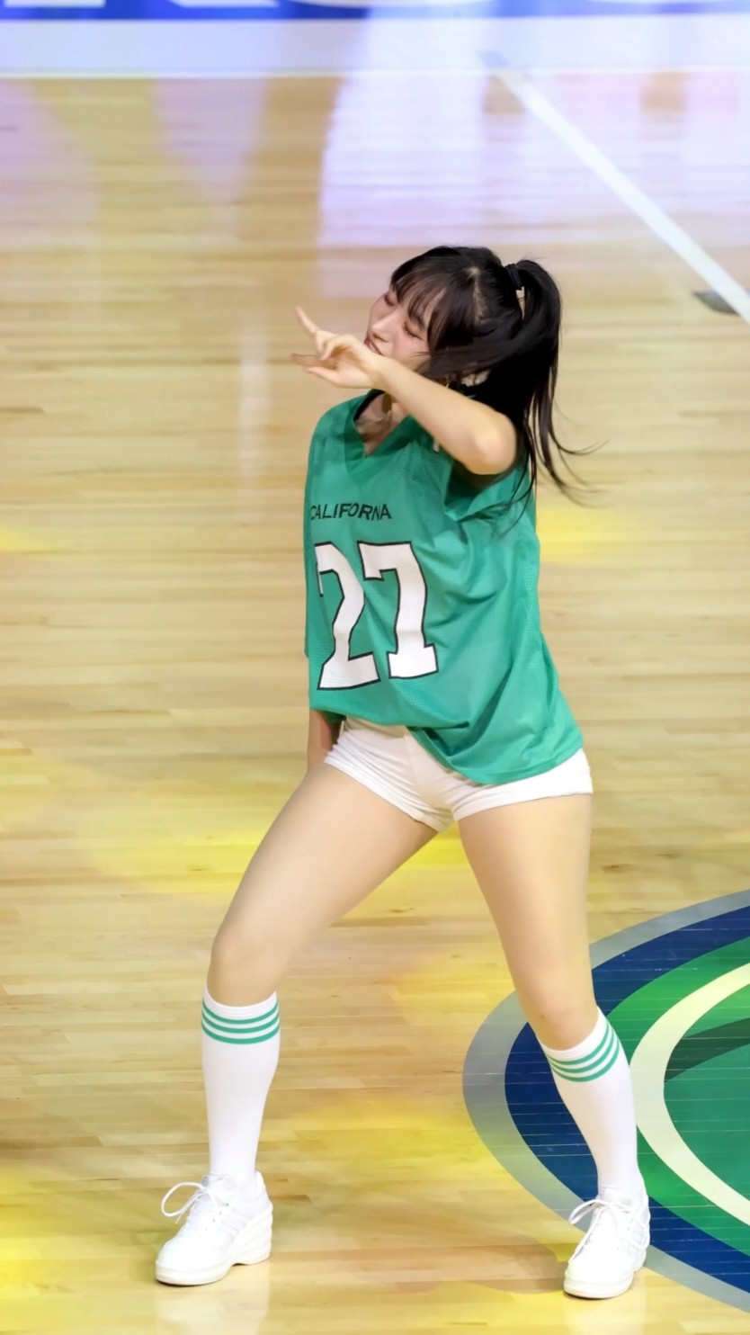 🙎‍♀️#하지원 Ha Ji-won                🧍‍♀️#asian #korean #girl #cheerleader #Wonju #DB #Promy       👕#football #jersey #mini #shorts #under #knee #socks          💇‍♀️#black #long #ponytail                  🎬#하동    💽#fancam #vertical #dance #illit #magnetic #241219