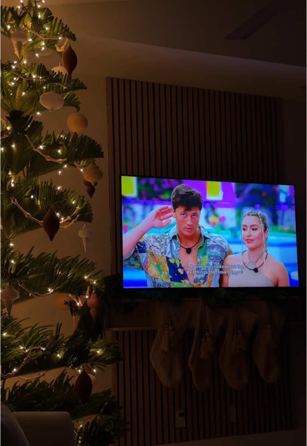 Because this is iconic for any season, have a holly jolly Christmas 🫶🏼🎄✨  #christmas #LoveIsland #loveislandusa