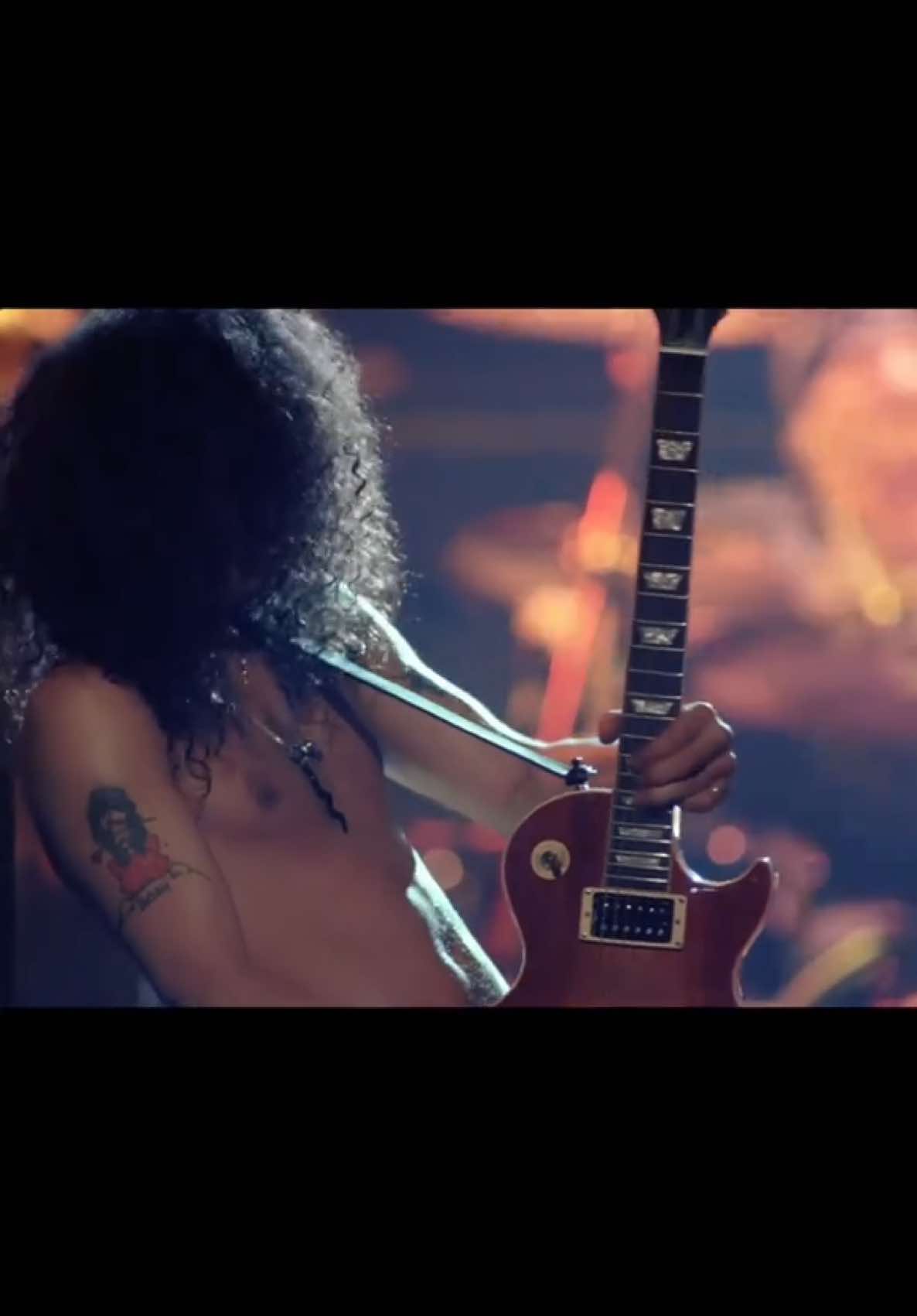 I live for slash’s solos #sweetchildofmine #slash #1991 #gunsnroses #guitarsolo 