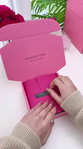 ASMR packing~ #asmr #jewelry #asmrpacking #packing #packingorders #unboxing #jewelrybusiness #jewellery #jewelrymaking #jewelrypackaging #orderpacking #orderpackingasmr #packingorders #packagingorders #package #packageorders #packanorderwithme #jewelrybusiness #jewellery #smallbusinessowner #SmallBusiness #asmr #goldjewelry #handmadejewelry 