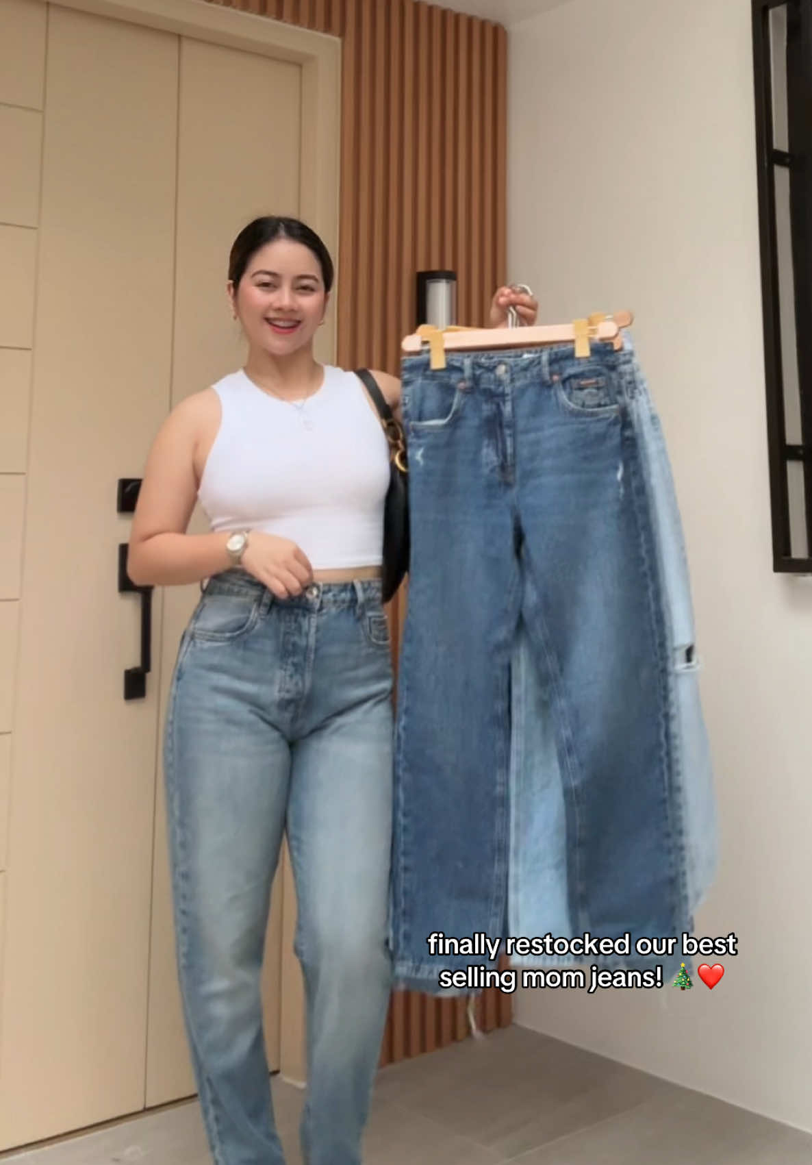 Ganda ng mom jeans na ‘to! Perfect pang ootd! 🎄❤️ #momjeans #momfit #momfitjeans 