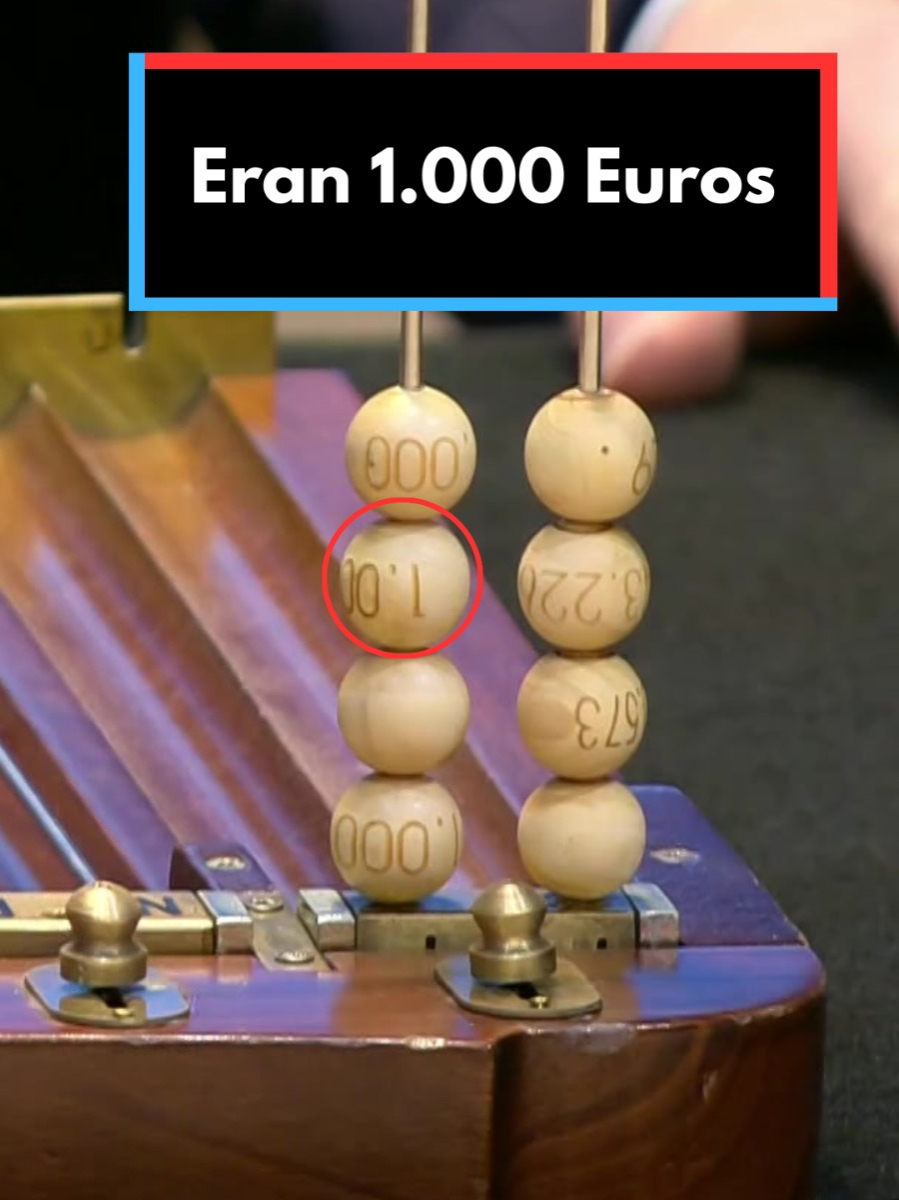 Ha sido uno de los momentos de mayor confusión del sorteo de #LoteríaDeNavidad  Cuando el Gordo ya había salido, una de las niñas de San Ildefonso volvía a cantar 