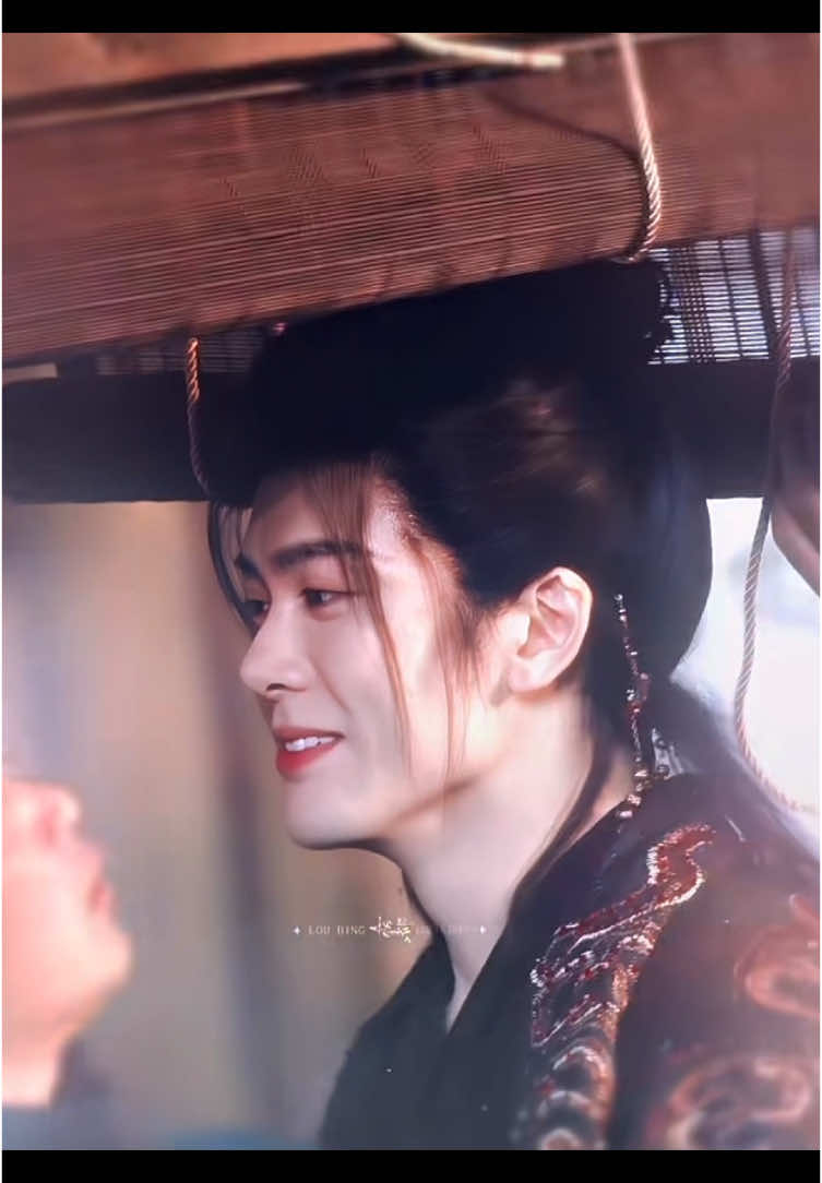 that smile (i’m melted) 😫 #zengshunxi #josephzeng #veilofshadows #cdrama #chineseactor #guojingming #fyp 