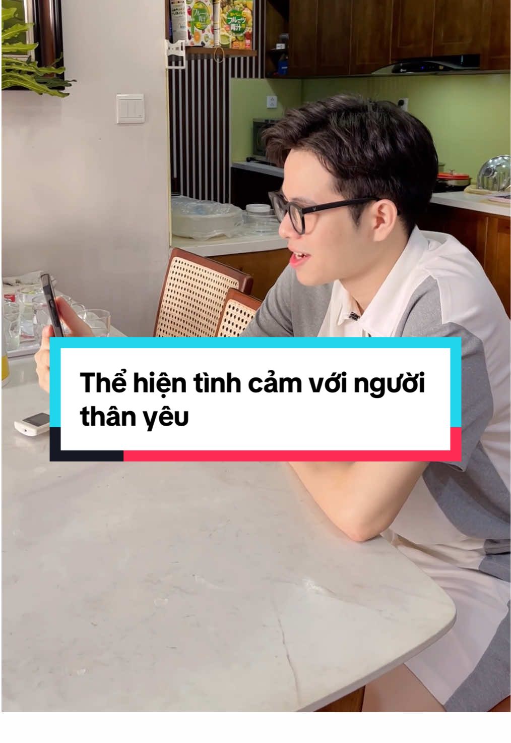 Bạn hay thể hiện tình cảm với những người thân yêu bằng cách nào? #giadinh #tuichuomam #hakugen #traidamchamnha #omicare #xuhuong #fyp 