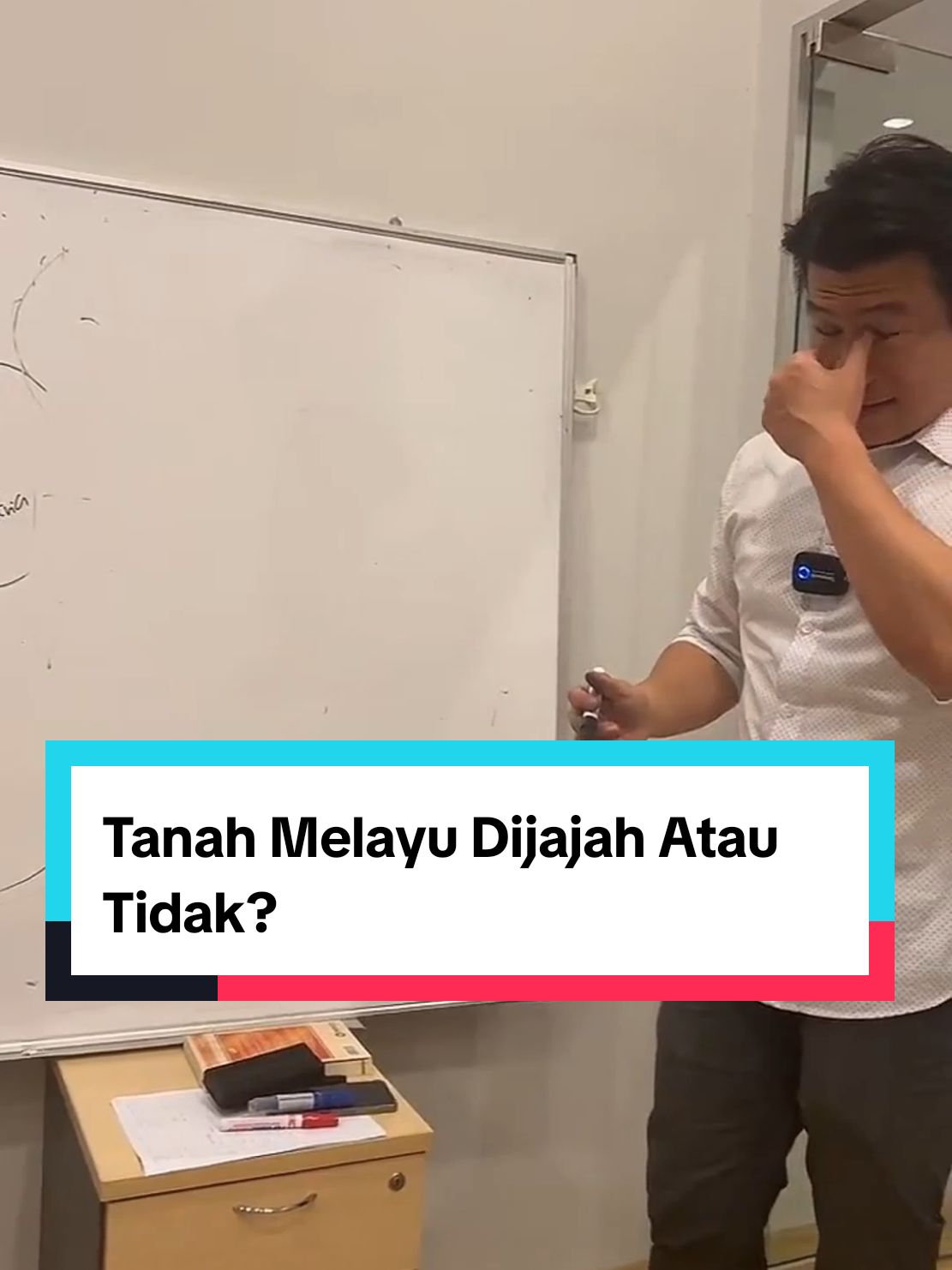 Bagi anda, tanah Melayu dijajah atau tidak? Tinggalkan komen dan bincangkan bersama. #aymanrashdanwong #tamadunmelayu #tanahmelayu #sejarahmelayu #sejarahmalaysia #thepatriots 