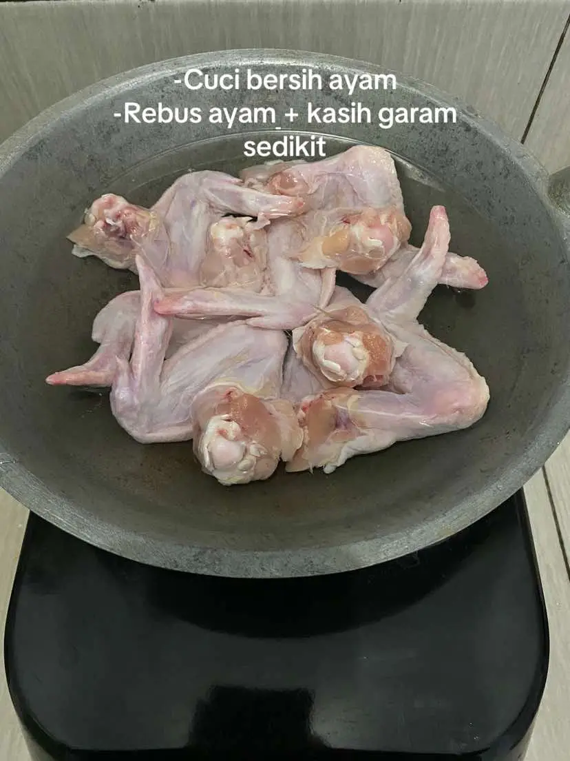 Bebas berkreasi ya ini versi aku😁 Kalo beda resep ya gapapa sesuai selera aja😊 #ayam #ayamungkep #bumbuayam #ayamgoreng #inspirasimasakan #reseptiktok #resepsimpel #resepayam #fypシ #xyzbca #viral #fypシ゚viral 