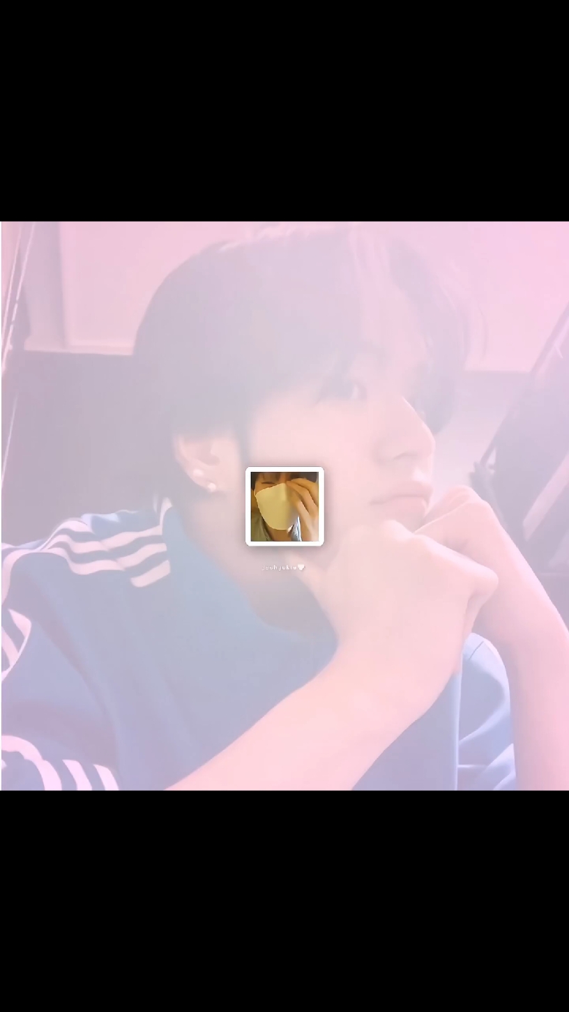 first time trying this style, it look a bit awkward tho. don't judge me💀😭 (gtau mau up apa ywdh ini lucu aja sih) || @yg_treasure_official  tc: @trille.tut2112 , edits. danizx (on yt) #treasure #jaehyuk #t5 #lastnigth #treasure_yg  #kpopedit #edit #trend #candy #candystyle #candystyleedit #transitionedit #alightmotion #fypシ #fyp #trending #xy 