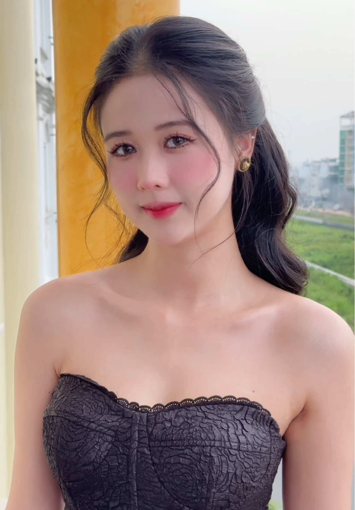 Mỹ nhân lòng tui🥰🥰 Khách iu nhà em makeup đi tiệc xinh cỡ này😍#makeupartist #makeup #makeuptutorial #makeuphcm #makeupsaigon #makeuptainha #makeupbeauty #makeuptiec #makeupcodau #makeupsinhnhat #makeupkiyeu #makeupdouyin #makeupkiyeudep #makeupchupconcept #xuhuongtiktok #xuhuong #codau #lanthimakeup #LanThiMakeup #xuhuongtiktok2024 